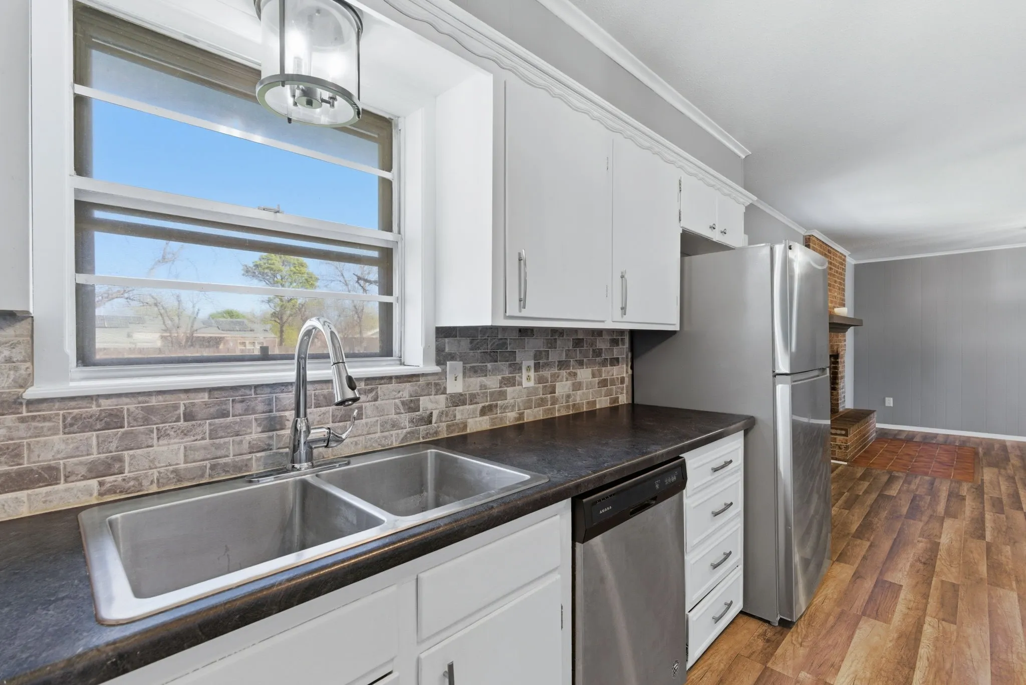 Single Family Residence For Sale in Eastland County , 1408 Primrose Lane, Cisco, Texas 76437, 3 Bedroom, 2 Bathroom, 2 Garage spaces, 1,506 Sqft, built in 1975, Preowned, mls#21215290, Real Estate Agent in Cisco, Homes For Sale in Eastland county, Homes For Sale in Cisco, Realtor in Cisco Texas, Real Estate Brokerage Independent Realty Texas, Luminita Cordes Realtor