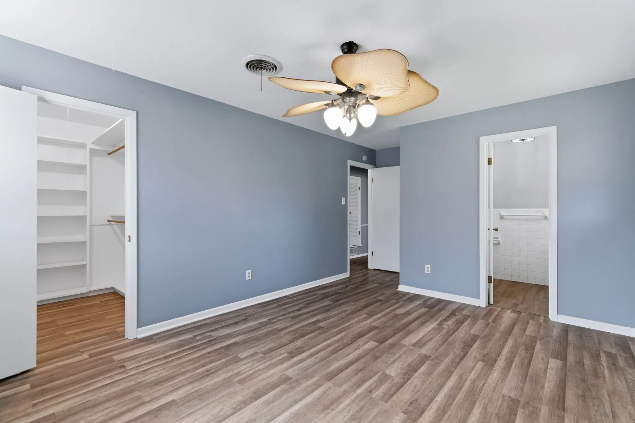 Single Family Residence For Sale in Eastland County , 1408 Primrose Lane, Cisco, Texas 76437, 3 Bedroom, 2 Bathroom, 2 Garage spaces, 1,506 Sqft, built in 1975, Preowned, mls#21215290, Real Estate Agent in Cisco, Homes For Sale in Eastland county, Homes For Sale in Cisco, Realtor in Cisco Texas, Real Estate Brokerage Independent Realty Texas, Luminita Cordes Realtor