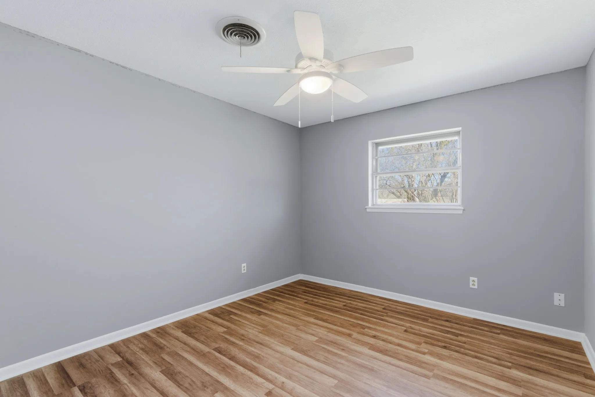 Single Family Residence For Sale in Eastland County , 1408 Primrose Lane, Cisco, Texas 76437, 3 Bedroom, 2 Bathroom, 2 Garage spaces, 1,506 Sqft, built in 1975, Preowned, mls#21215290, Real Estate Agent in Cisco, Homes For Sale in Eastland county, Homes For Sale in Cisco, Realtor in Cisco Texas, Real Estate Brokerage Independent Realty Texas, Luminita Cordes Realtor