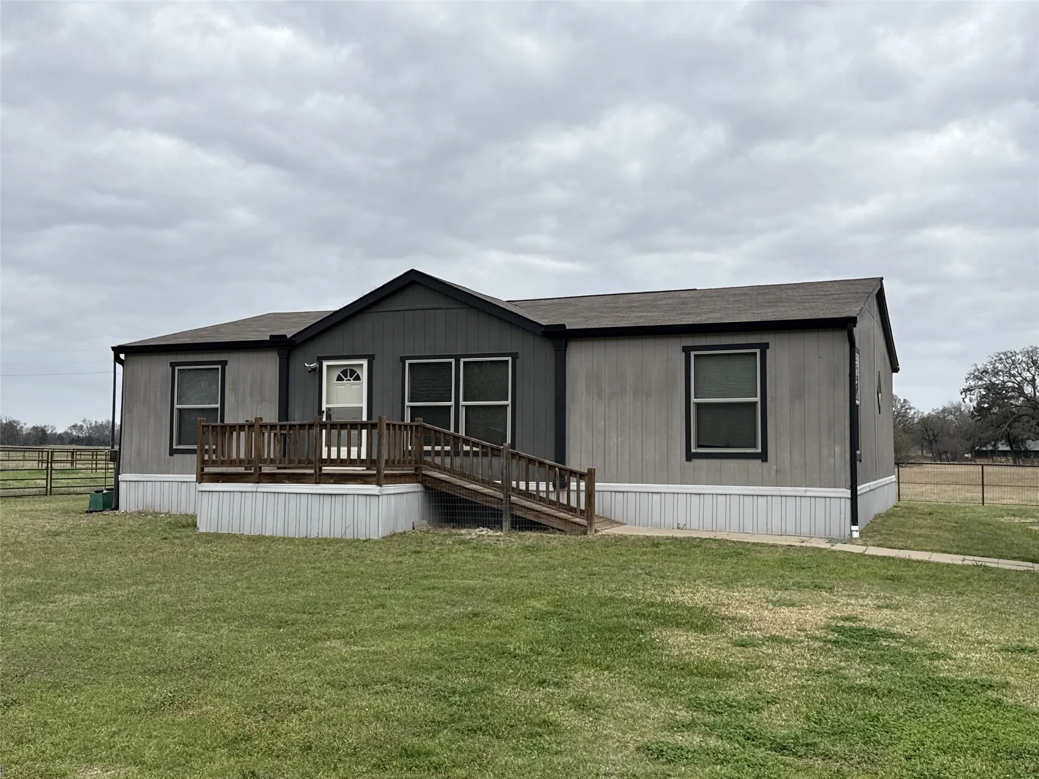 Mobile Home For Rent in Van Zandt County , 894 Fm 1395, Edgewood, Texas 75117, 3 Bedroom, 2 Bathroom, Garage spaces, 1,232 Sqft, built in 2021, Preowned, mls#21215950, Real Estate Agent in Edgewood, Homes For Rent in Van Zandt county, Homes For Rent in Edgewood, Realtor in Edgewood Texas, Real Estate Brokerage Independent Realty Texas, Luminita Cordes Realtor