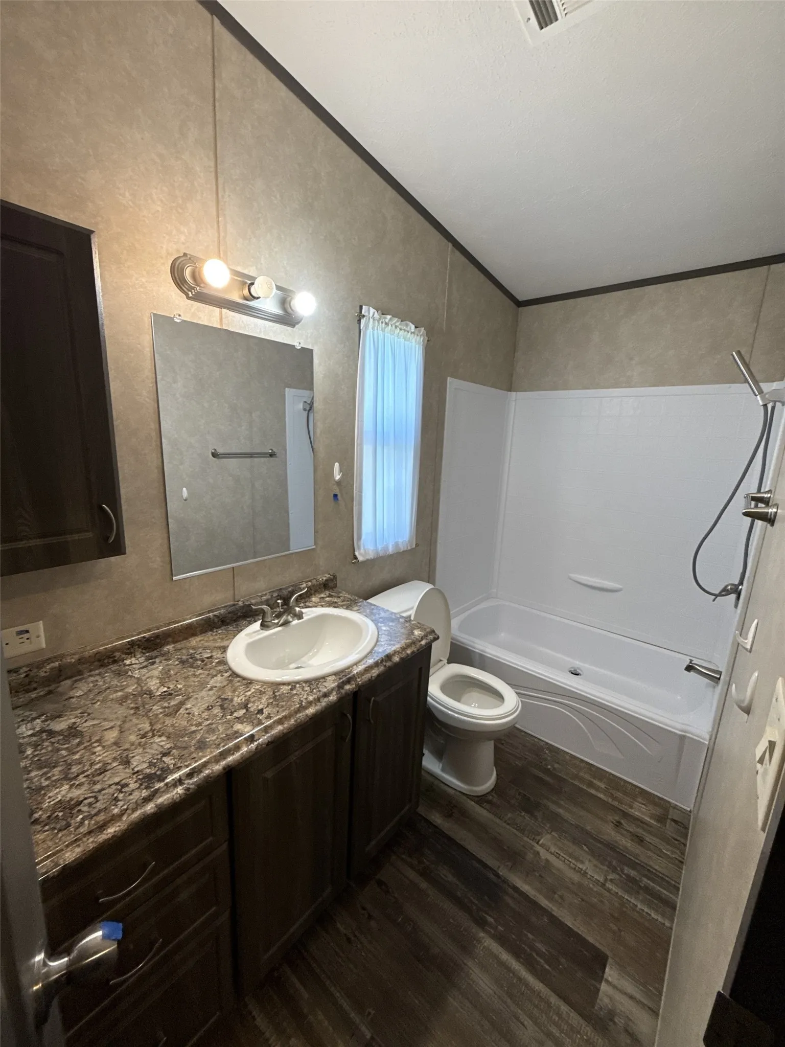 Mobile Home For Rent in Van Zandt County , 894 Fm 1395, Edgewood, Texas 75117, 3 Bedroom, 2 Bathroom, Garage spaces, 1,232 Sqft, built in 2021, Preowned, mls#21215950, Real Estate Agent in Edgewood, Homes For Rent in Van Zandt county, Homes For Rent in Edgewood, Realtor in Edgewood Texas, Real Estate Brokerage Independent Realty Texas, Luminita Cordes Realtor