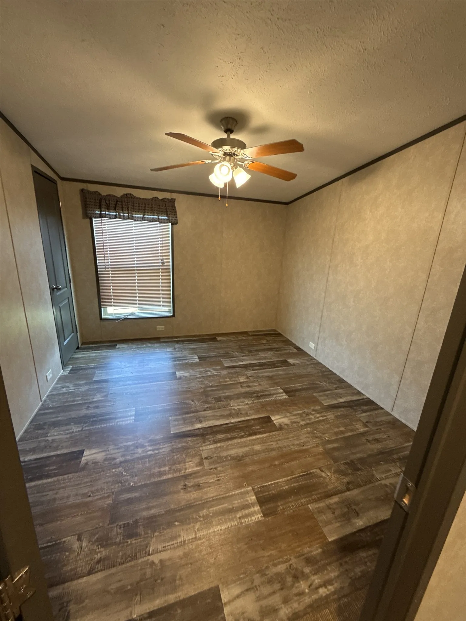 Mobile Home For Rent in Van Zandt County , 894 Fm 1395, Edgewood, Texas 75117, 3 Bedroom, 2 Bathroom, Garage spaces, 1,232 Sqft, built in 2021, Preowned, mls#21215950, Real Estate Agent in Edgewood, Homes For Rent in Van Zandt county, Homes For Rent in Edgewood, Realtor in Edgewood Texas, Real Estate Brokerage Independent Realty Texas, Luminita Cordes Realtor