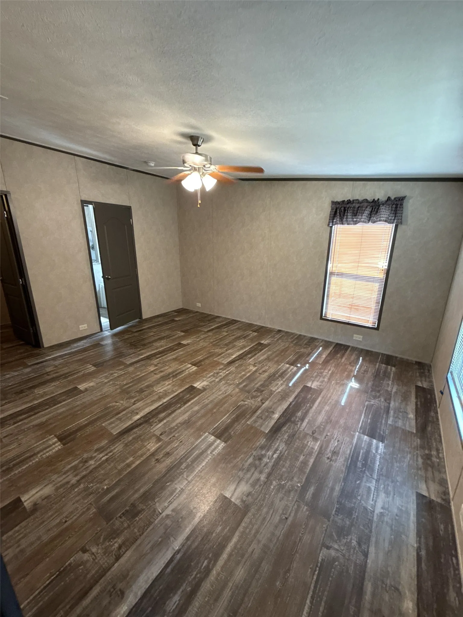 Mobile Home For Rent in Van Zandt County , 894 Fm 1395, Edgewood, Texas 75117, 3 Bedroom, 2 Bathroom, Garage spaces, 1,232 Sqft, built in 2021, Preowned, mls#21215950, Real Estate Agent in Edgewood, Homes For Rent in Van Zandt county, Homes For Rent in Edgewood, Realtor in Edgewood Texas, Real Estate Brokerage Independent Realty Texas, Luminita Cordes Realtor