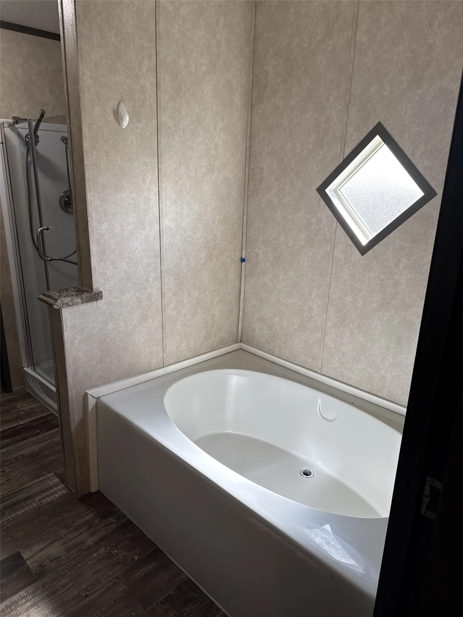 Mobile Home For Rent in Van Zandt County , 894 Fm 1395, Edgewood, Texas 75117, 3 Bedroom, 2 Bathroom, Garage spaces, 1,232 Sqft, built in 2021, Preowned, mls#21215950, Real Estate Agent in Edgewood, Homes For Rent in Van Zandt county, Homes For Rent in Edgewood, Realtor in Edgewood Texas, Real Estate Brokerage Independent Realty Texas, Luminita Cordes Realtor
