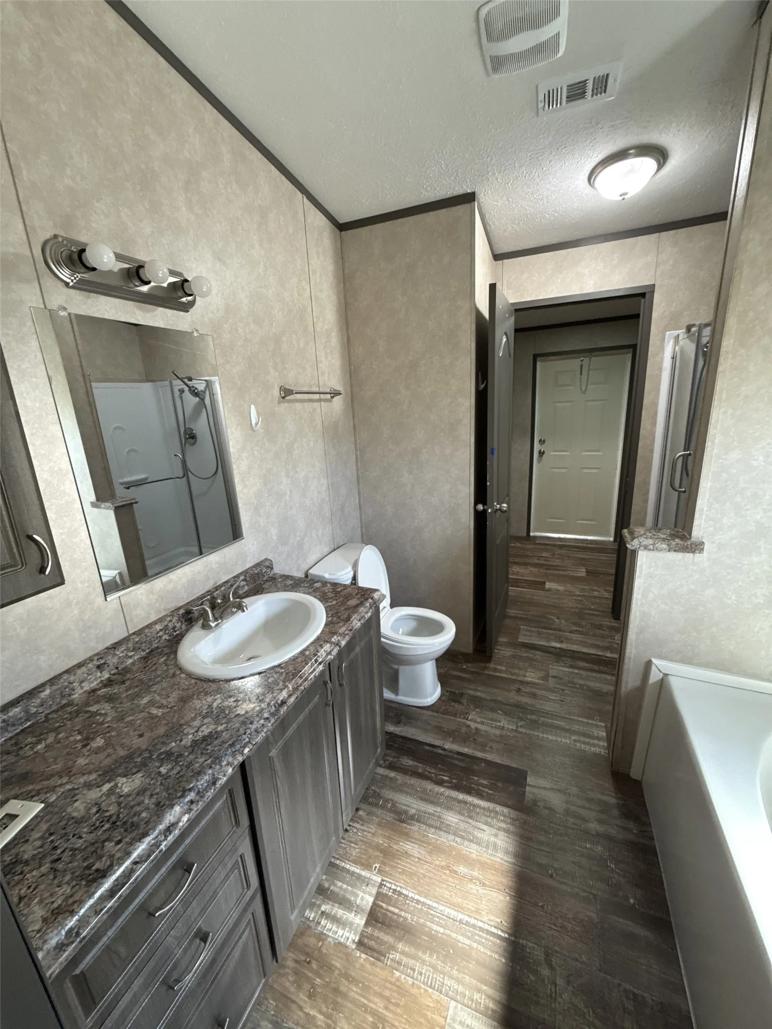 Mobile Home For Rent in Van Zandt County , 894 Fm 1395, Edgewood, Texas 75117, 3 Bedroom, 2 Bathroom, Garage spaces, 1,232 Sqft, built in 2021, Preowned, mls#21215950, Real Estate Agent in Edgewood, Homes For Rent in Van Zandt county, Homes For Rent in Edgewood, Realtor in Edgewood Texas, Real Estate Brokerage Independent Realty Texas, Luminita Cordes Realtor