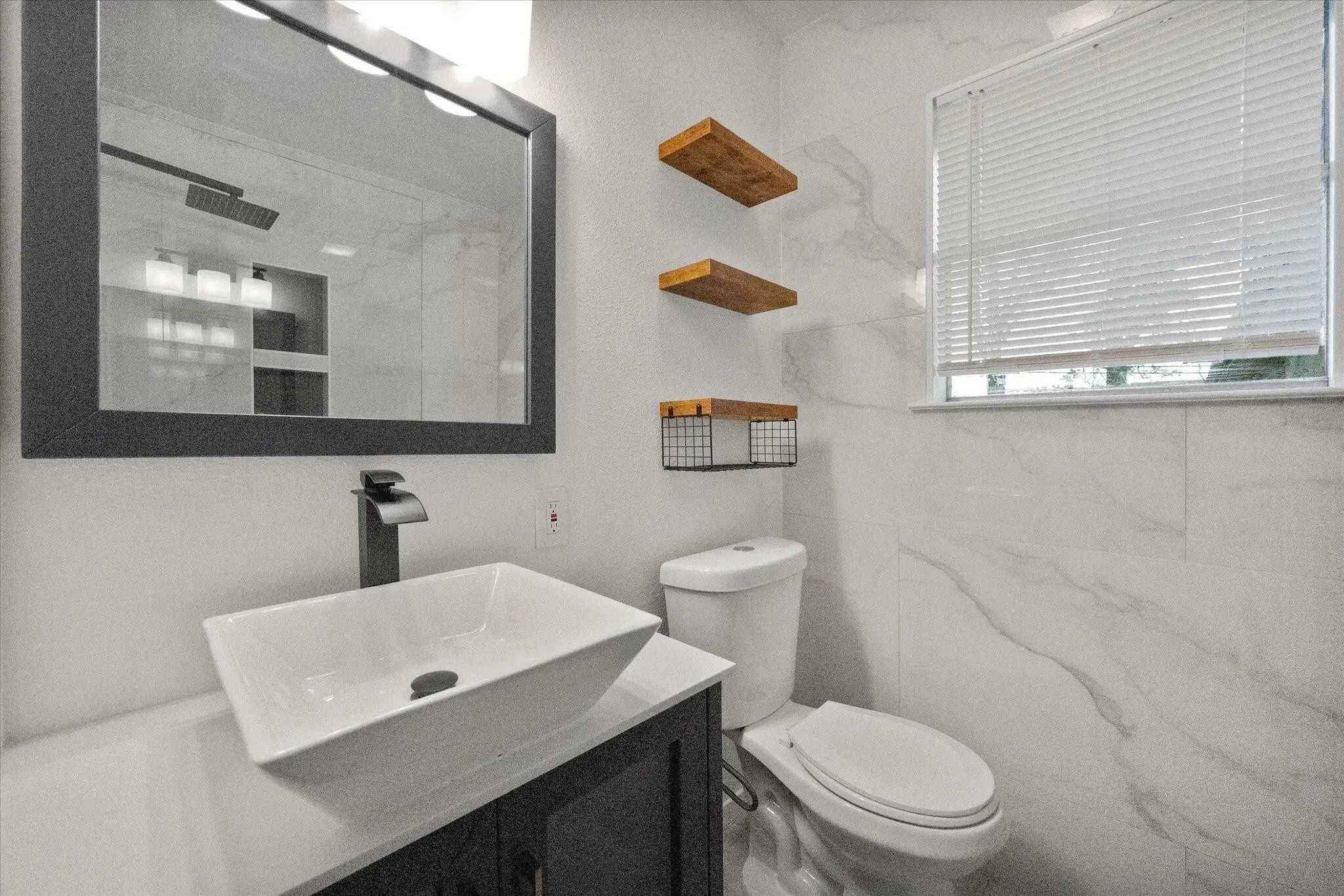 Single Family Residence For Sale in Tarrant County , 7821 Regency Lane, Fort Worth, Texas 76134, 3 Bedrooms, 2 Bathrooms, 2 Garage spaces, 1,946 Sqft, built in 1963, Preowned, Price $264,000, mls#21211272, Real Estate Agent in Fort Worth, Homes For Sale in Tarrant county, Homes For Sale in Fort Worth, Realtor in Fort Worth Texas, Real Estate Brokerage Independent Realty Texas, Luminita Cordes Realtor