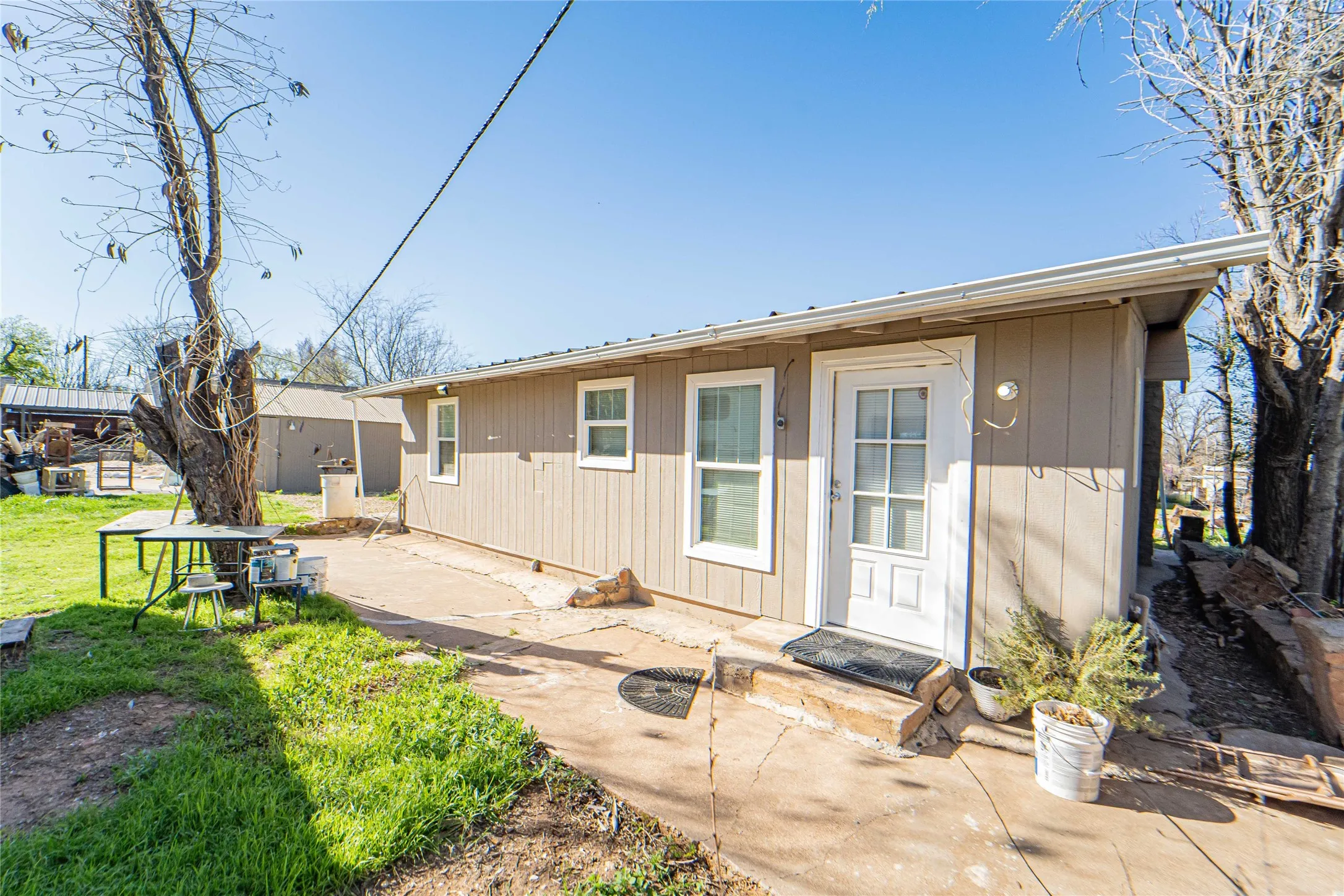 Single Family Residence For Sale in Stephens County , 903 W Wheeler Street, Breckenridge, Texas 76424, 2 Bedrooms, 1 Bathroom, Garage spaces, 1,165 Sqft, built in 1948, Price $109,500, mls#21210462, Real Estate Agent in Breckenridge, Homes For Sale in Stephens county, Homes For Sale in Breckenridge, Realtor in Breckenridge Texas, Real Estate Brokerage Independent Realty Texas, Luminita Cordes Realtor