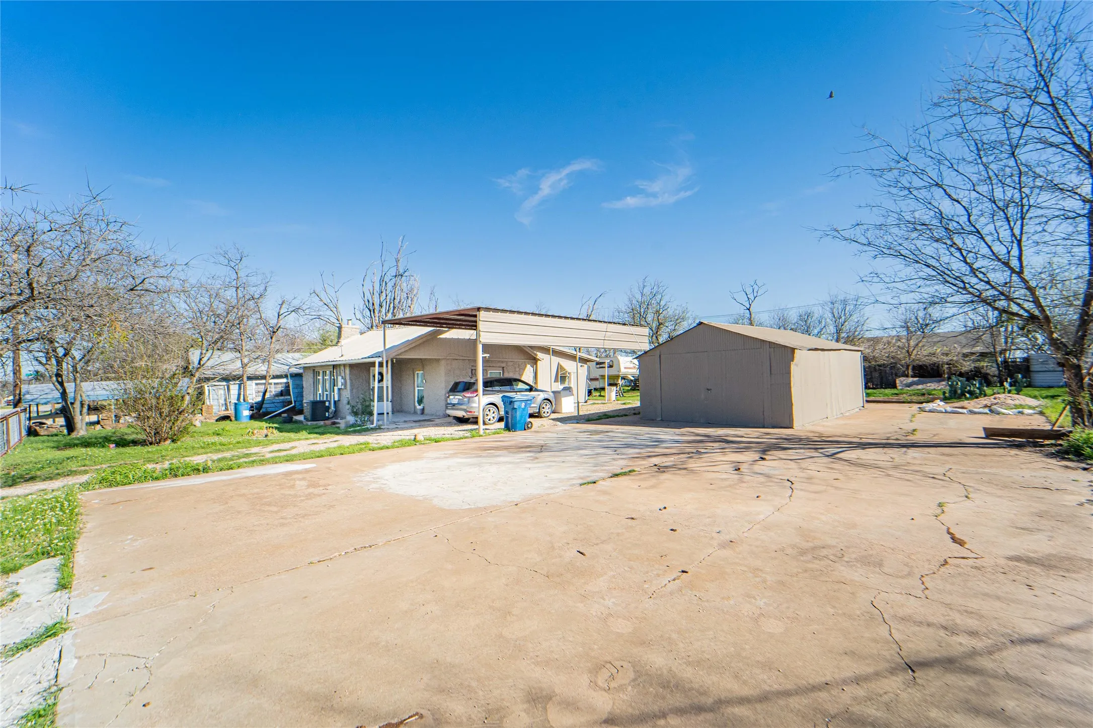 Single Family Residence For Sale in Stephens County , 903 W Wheeler Street, Breckenridge, Texas 76424, 2 Bedrooms, 1 Bathroom, Garage spaces, 1,165 Sqft, built in 1948, Price $109,500, mls#21210462, Real Estate Agent in Breckenridge, Homes For Sale in Stephens county, Homes For Sale in Breckenridge, Realtor in Breckenridge Texas, Real Estate Brokerage Independent Realty Texas, Luminita Cordes Realtor