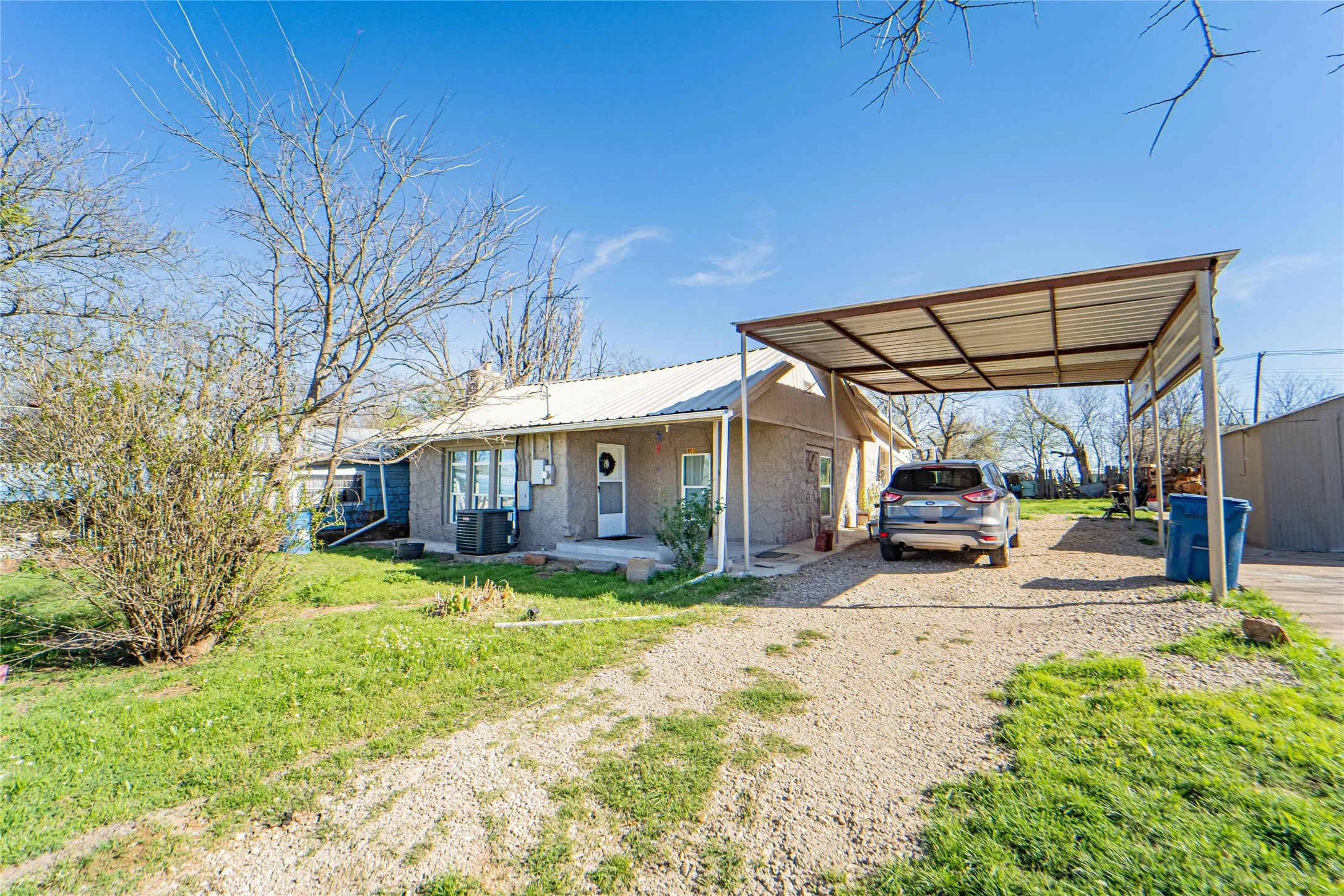 Single Family Residence For Sale in Stephens County , 903 W Wheeler Street, Breckenridge, Texas 76424, 2 Bedrooms, 1 Bathroom, Garage spaces, 1,165 Sqft, built in 1948, Price $109,500, mls#21210462, Real Estate Agent in Breckenridge, Homes For Sale in Stephens county, Homes For Sale in Breckenridge, Realtor in Breckenridge Texas, Real Estate Brokerage Independent Realty Texas, Luminita Cordes Realtor