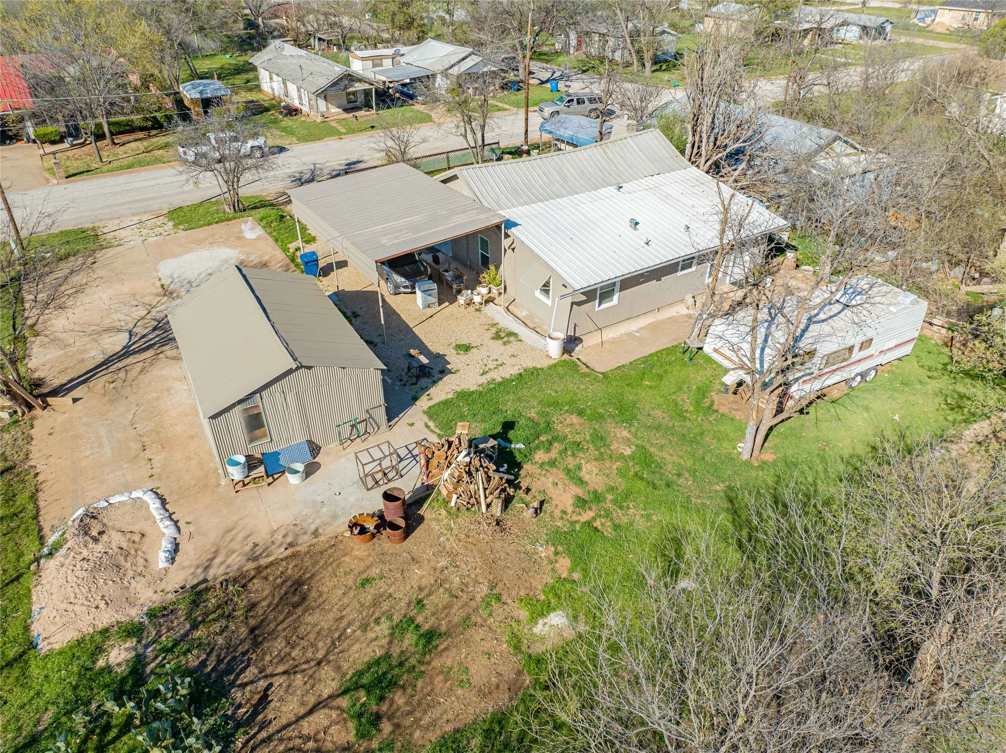 Single Family Residence For Sale in Stephens County , 903 W Wheeler Street, Breckenridge, Texas 76424, 2 Bedrooms, 1 Bathroom, Garage spaces, 1,165 Sqft, built in 1948, Price $109,500, mls#21210462, Real Estate Agent in Breckenridge, Homes For Sale in Stephens county, Homes For Sale in Breckenridge, Realtor in Breckenridge Texas, Real Estate Brokerage Independent Realty Texas, Luminita Cordes Realtor