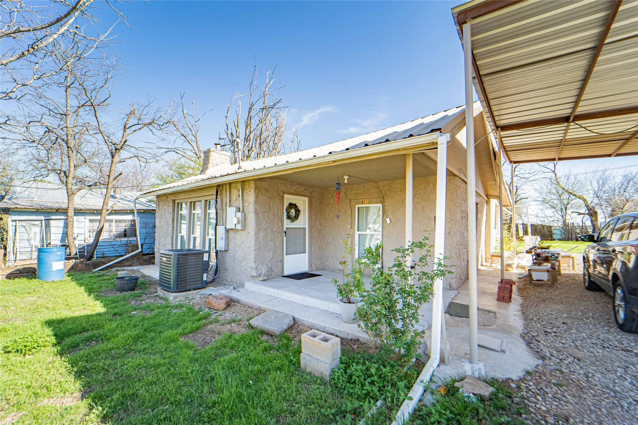Single Family Residence For Sale in Stephens County , 903 W Wheeler Street, Breckenridge, Texas 76424, 2 Bedrooms, 1 Bathroom, Garage spaces, 1,165 Sqft, built in 1948, Price $109,500, mls#21210462, Real Estate Agent in Breckenridge, Homes For Sale in Stephens county, Homes For Sale in Breckenridge, Realtor in Breckenridge Texas, Real Estate Brokerage Independent Realty Texas, Luminita Cordes Realtor