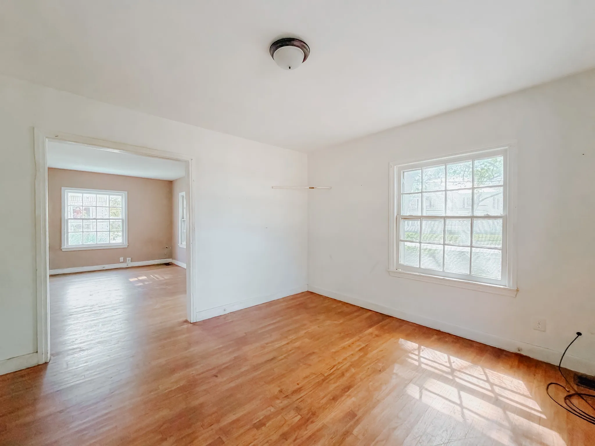 Single Family Residence For Sale in Navarro County , 409 S 31st Street, Corsicana, Texas 75110, 3 Bedrooms, 2 Bathrooms, 1 Garage spaces, 1,743 Sqft, built in 1945, Price $155,000, mls#21214234, Real Estate Agent in Corsicana, Homes For Sale in Navarro county, Homes For Sale in Corsicana, Realtor in Corsicana Texas, Real Estate Brokerage Independent Realty Texas, Luminita Cordes Realtor