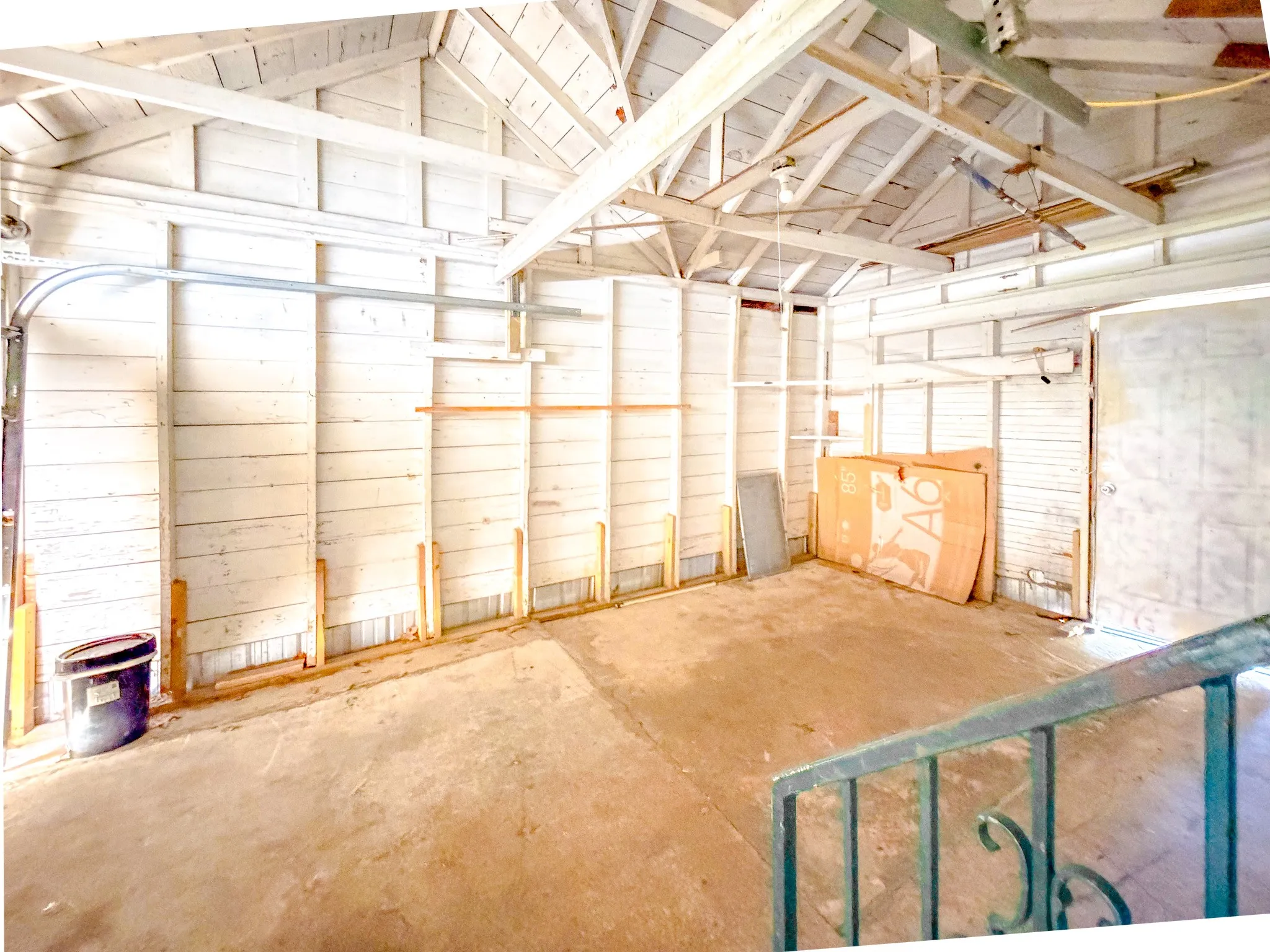 Single Family Residence For Sale in Navarro County , 409 S 31st Street, Corsicana, Texas 75110, 3 Bedrooms, 2 Bathrooms, 1 Garage spaces, 1,743 Sqft, built in 1945, Price $155,000, mls#21214234, Real Estate Agent in Corsicana, Homes For Sale in Navarro county, Homes For Sale in Corsicana, Realtor in Corsicana Texas, Real Estate Brokerage Independent Realty Texas, Luminita Cordes Realtor