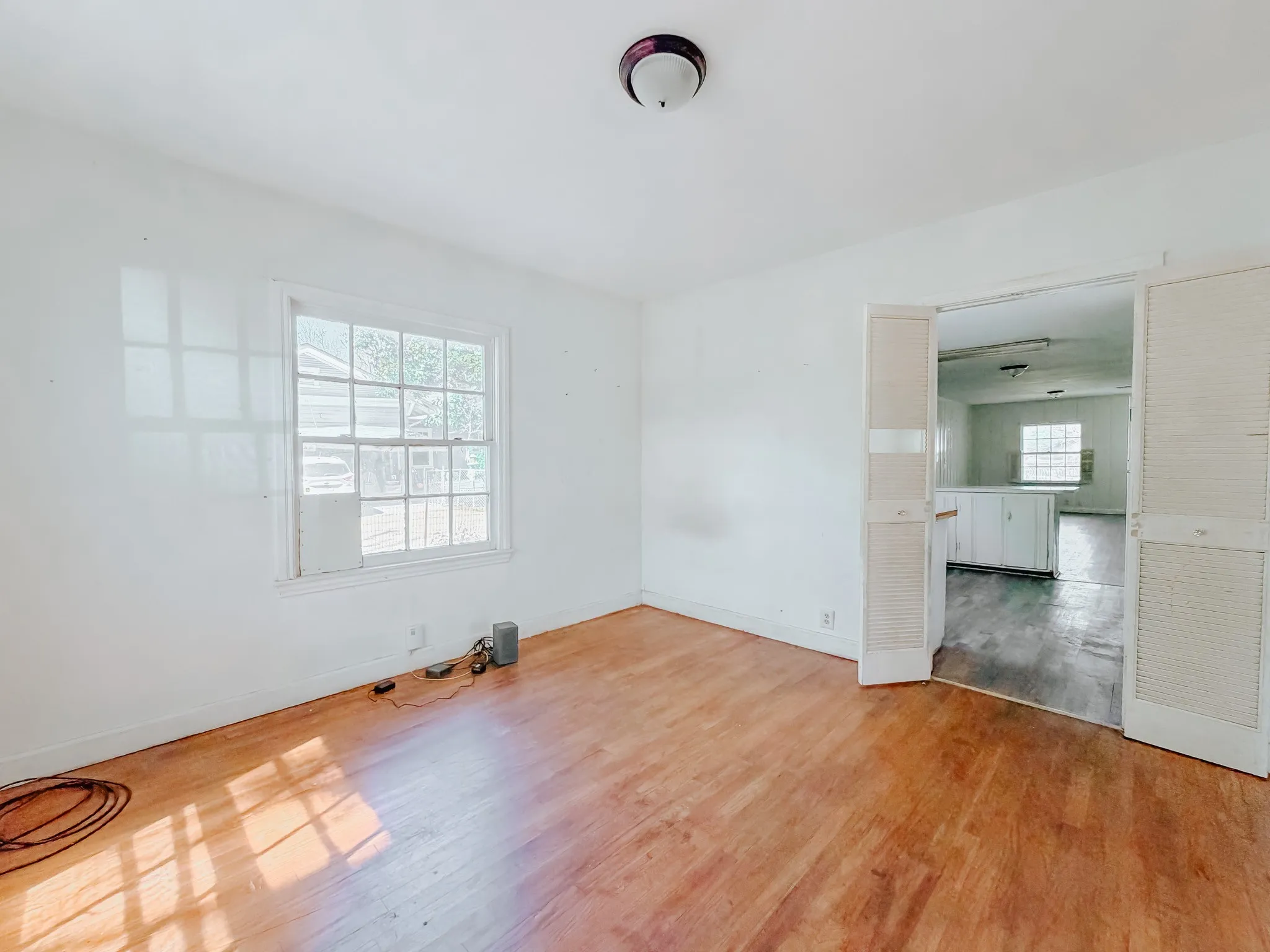 Single Family Residence For Sale in Navarro County , 409 S 31st Street, Corsicana, Texas 75110, 3 Bedrooms, 2 Bathrooms, 1 Garage spaces, 1,743 Sqft, built in 1945, Price $155,000, mls#21214234, Real Estate Agent in Corsicana, Homes For Sale in Navarro county, Homes For Sale in Corsicana, Realtor in Corsicana Texas, Real Estate Brokerage Independent Realty Texas, Luminita Cordes Realtor