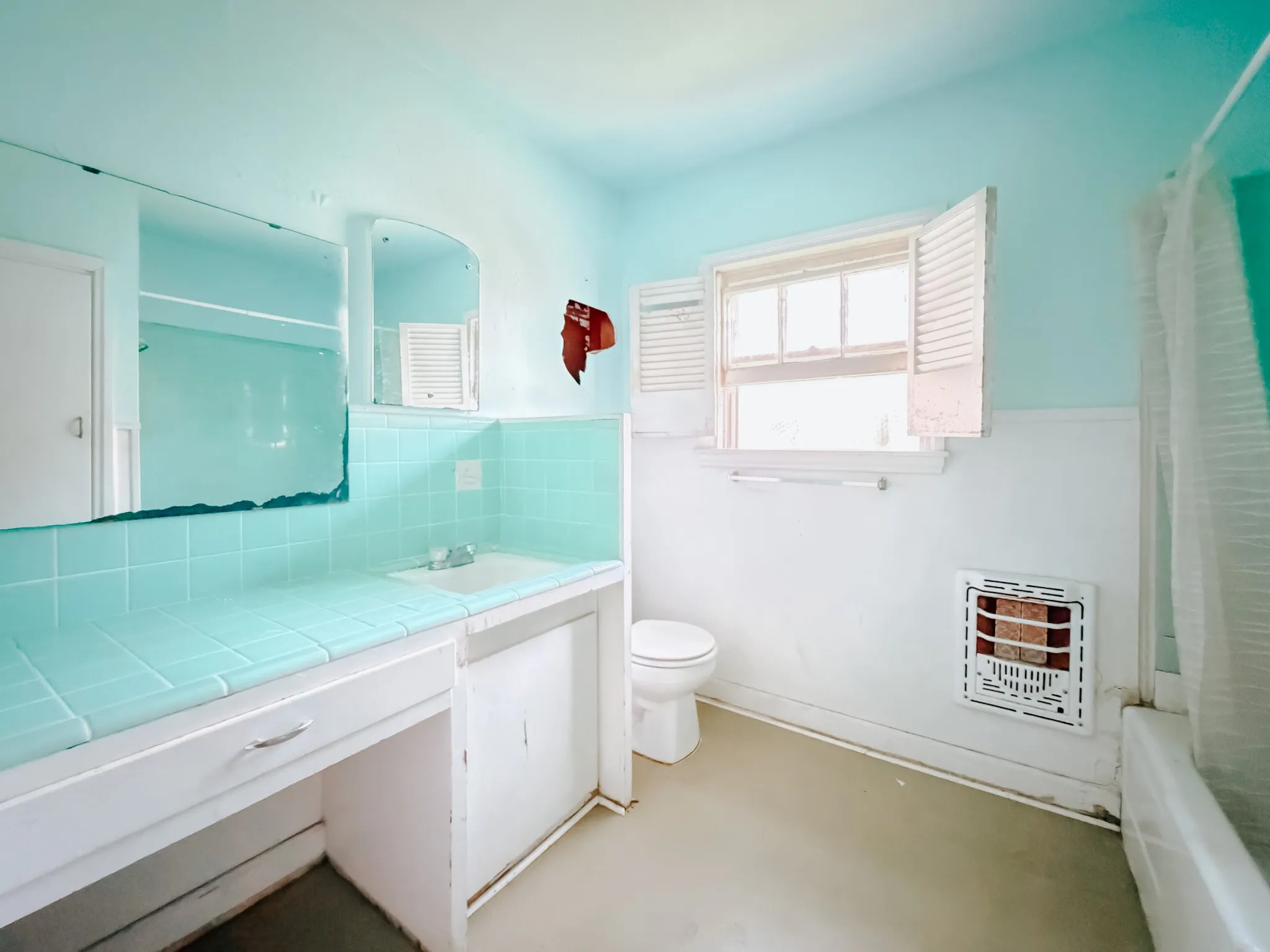 Single Family Residence For Sale in Navarro County , 409 S 31st Street, Corsicana, Texas 75110, 3 Bedrooms, 2 Bathrooms, 1 Garage spaces, 1,743 Sqft, built in 1945, Price $155,000, mls#21214234, Real Estate Agent in Corsicana, Homes For Sale in Navarro county, Homes For Sale in Corsicana, Realtor in Corsicana Texas, Real Estate Brokerage Independent Realty Texas, Luminita Cordes Realtor