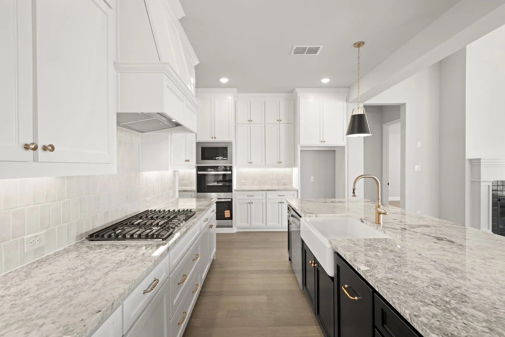 LMF7-0032-Y BROOKDALE II - A- Kitchen-3