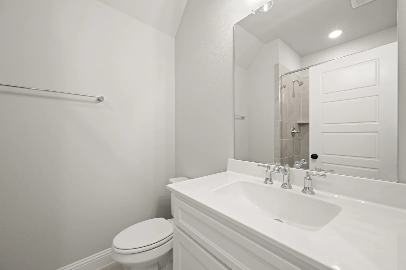 LMF7-0032-Y BROOKDALE II - A- Bathroom-2