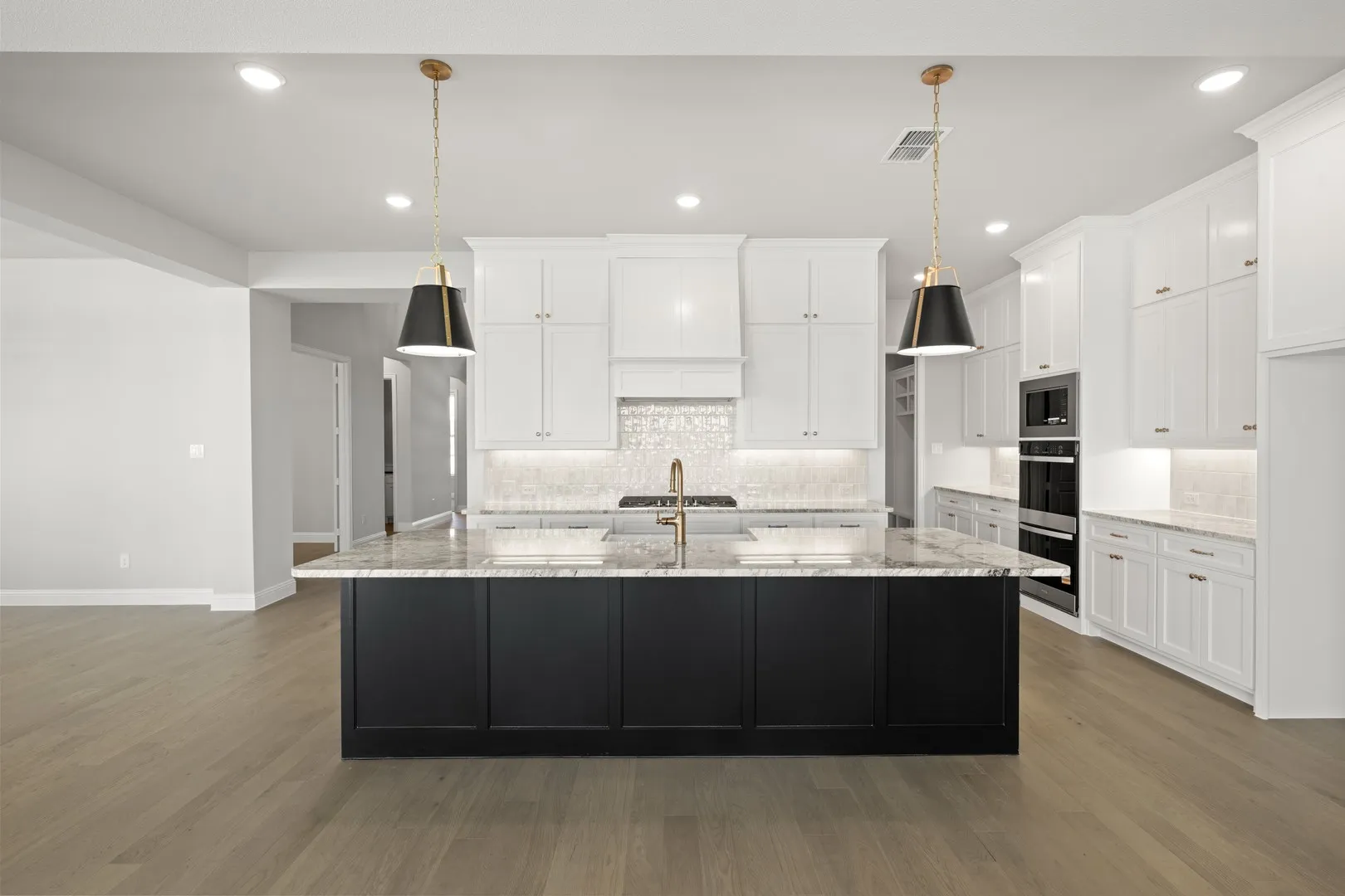 LMF7-0032-Y BROOKDALE II - A- Kitchen-2