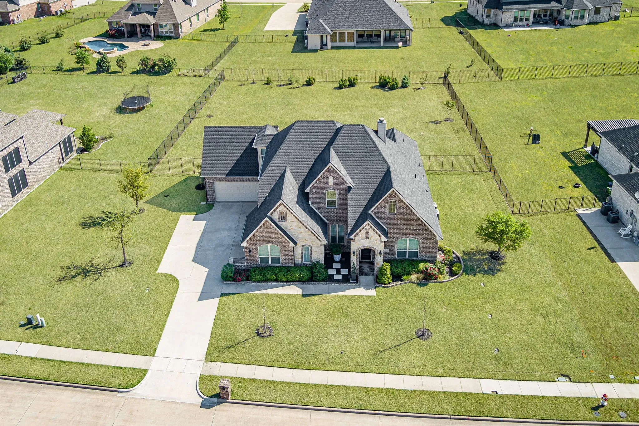 Single Family Residence For Sale in Grayson County , 1120 Macgregor Lane, Gunter, Texas 75058, 4 Bedroom, 3 Bathroom, 3 Garage spaces, 3,364 Sqft, built in 2016, mls#21215926, Real Estate Agent in Gunter, Homes For Sale in Grayson county, Homes For Sale in Gunter, Realtor in Gunter Texas, Real Estate Brokerage Independent Realty Texas, Luminita Cordes Realtor
