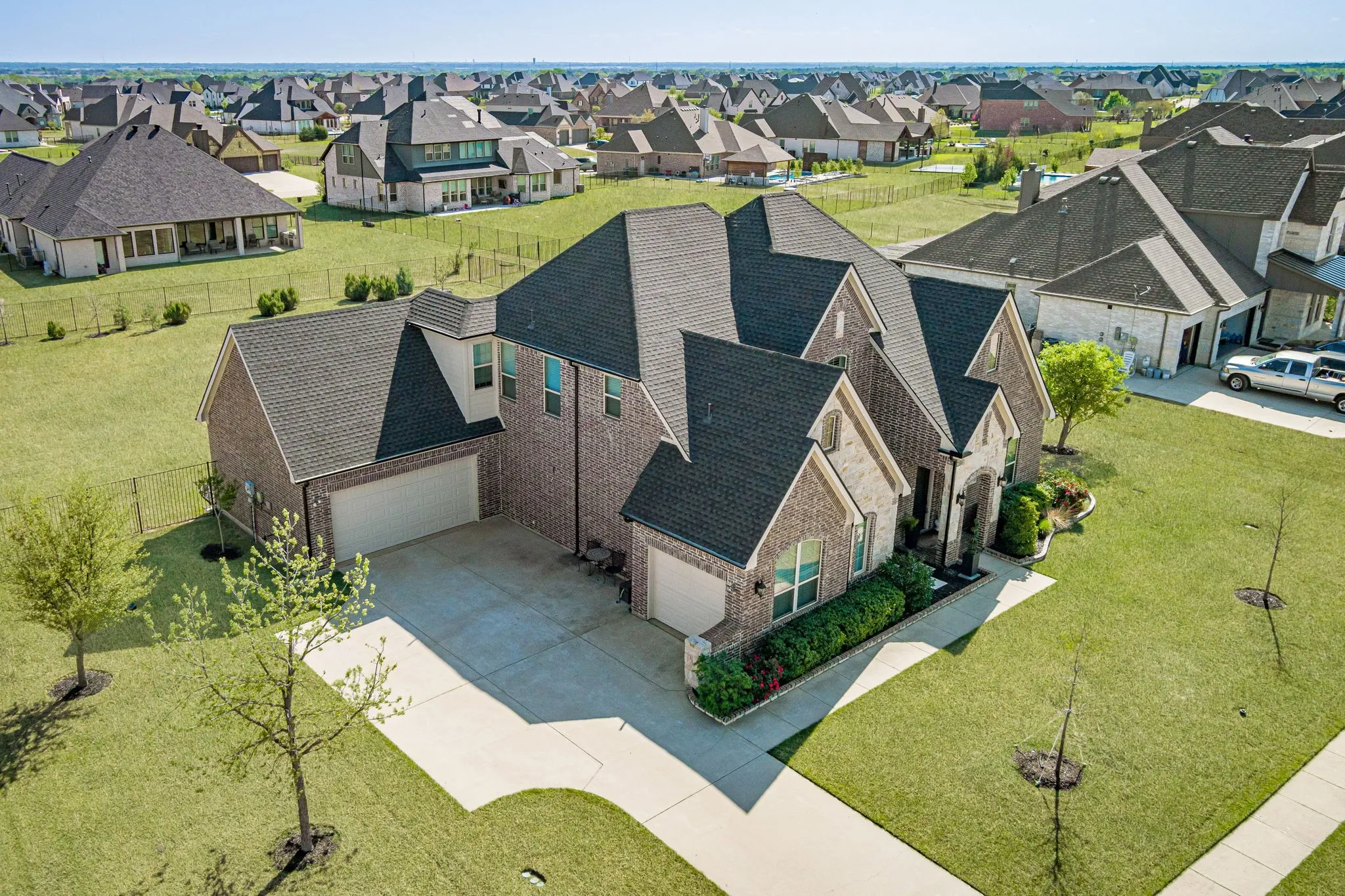 Single Family Residence For Sale in Grayson County , 1120 Macgregor Lane, Gunter, Texas 75058, 4 Bedroom, 3 Bathroom, 3 Garage spaces, 3,364 Sqft, built in 2016, mls#21215926, Real Estate Agent in Gunter, Homes For Sale in Grayson county, Homes For Sale in Gunter, Realtor in Gunter Texas, Real Estate Brokerage Independent Realty Texas, Luminita Cordes Realtor