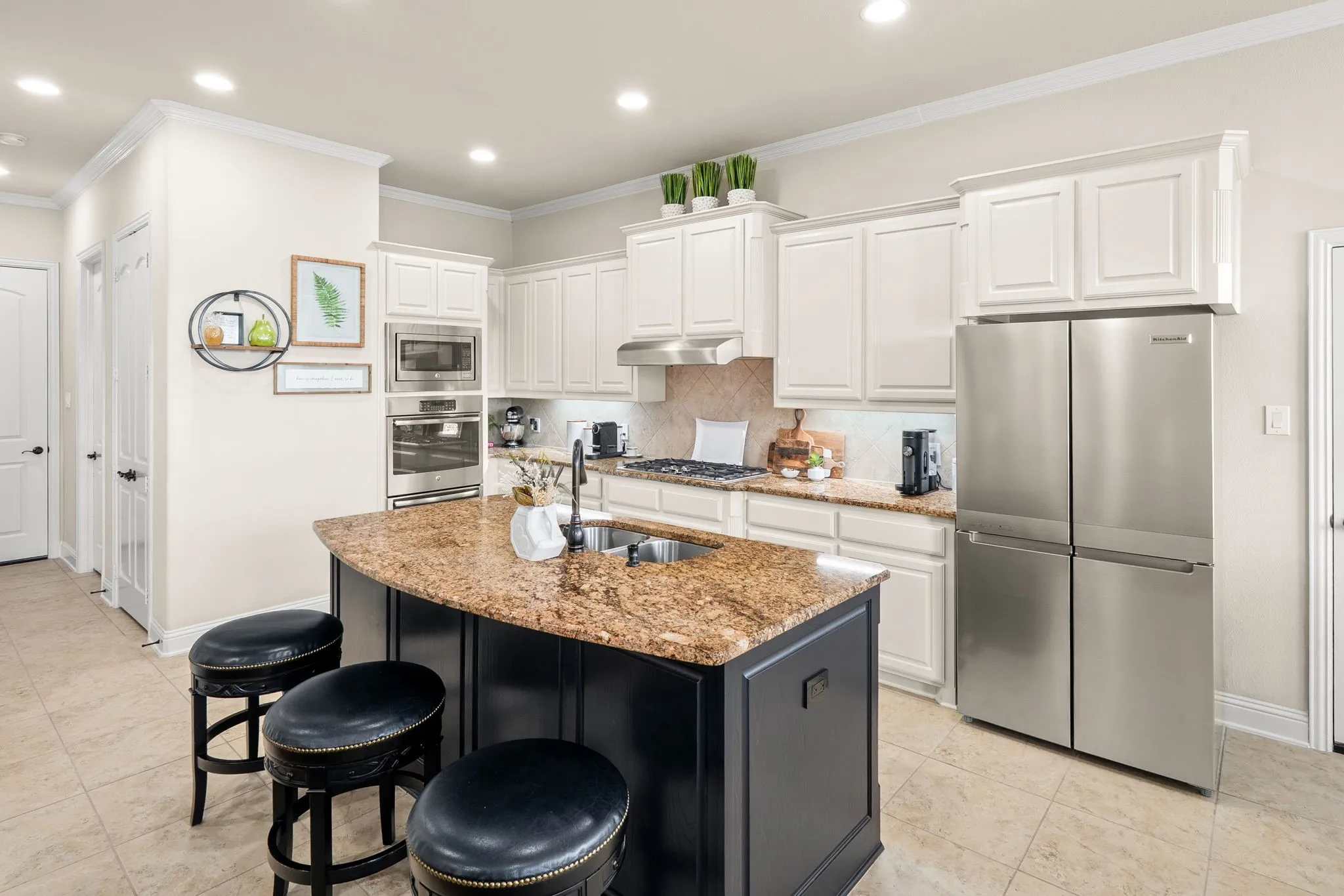 Single Family Residence For Sale in Grayson County , 1120 Macgregor Lane, Gunter, Texas 75058, 4 Bedroom, 3 Bathroom, 3 Garage spaces, 3,364 Sqft, built in 2016, mls#21215926, Real Estate Agent in Gunter, Homes For Sale in Grayson county, Homes For Sale in Gunter, Realtor in Gunter Texas, Real Estate Brokerage Independent Realty Texas, Luminita Cordes Realtor