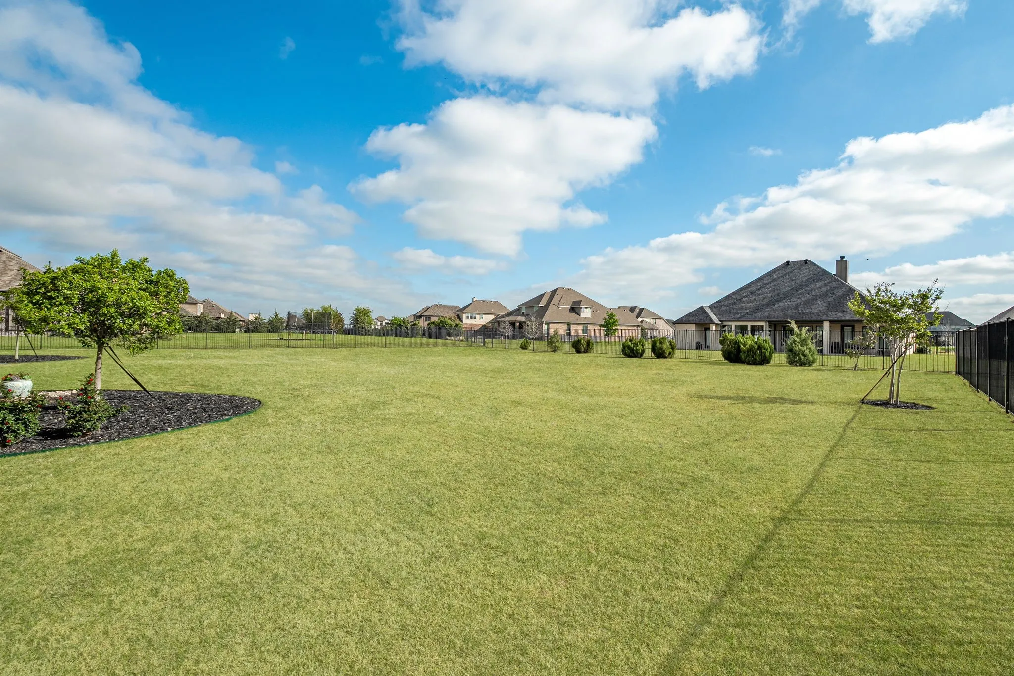 Single Family Residence For Sale in Grayson County , 1120 Macgregor Lane, Gunter, Texas 75058, 4 Bedroom, 3 Bathroom, 3 Garage spaces, 3,364 Sqft, built in 2016, mls#21215926, Real Estate Agent in Gunter, Homes For Sale in Grayson county, Homes For Sale in Gunter, Realtor in Gunter Texas, Real Estate Brokerage Independent Realty Texas, Luminita Cordes Realtor