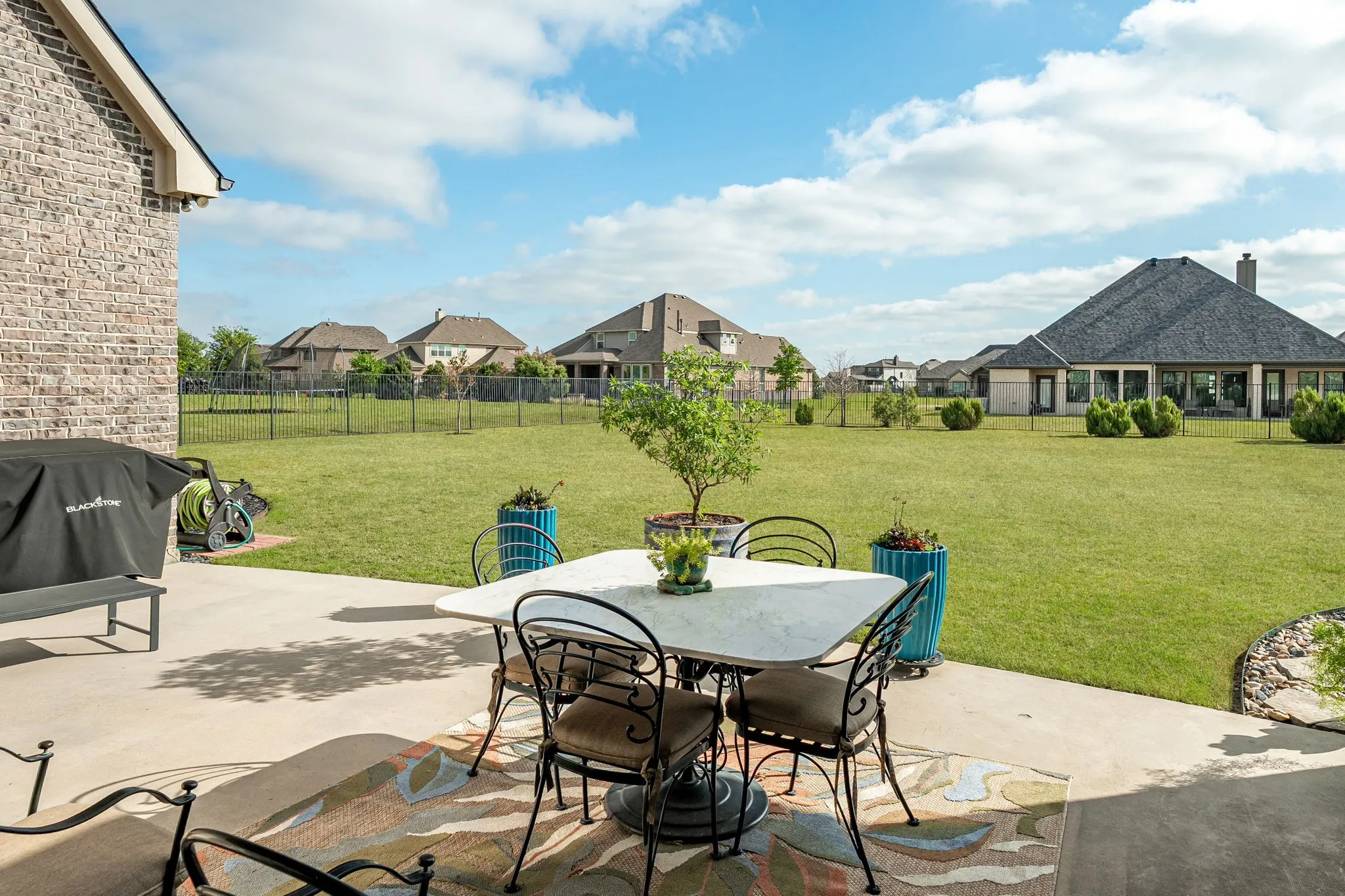 Single Family Residence For Sale in Grayson County , 1120 Macgregor Lane, Gunter, Texas 75058, 4 Bedroom, 3 Bathroom, 3 Garage spaces, 3,364 Sqft, built in 2016, mls#21215926, Real Estate Agent in Gunter, Homes For Sale in Grayson county, Homes For Sale in Gunter, Realtor in Gunter Texas, Real Estate Brokerage Independent Realty Texas, Luminita Cordes Realtor