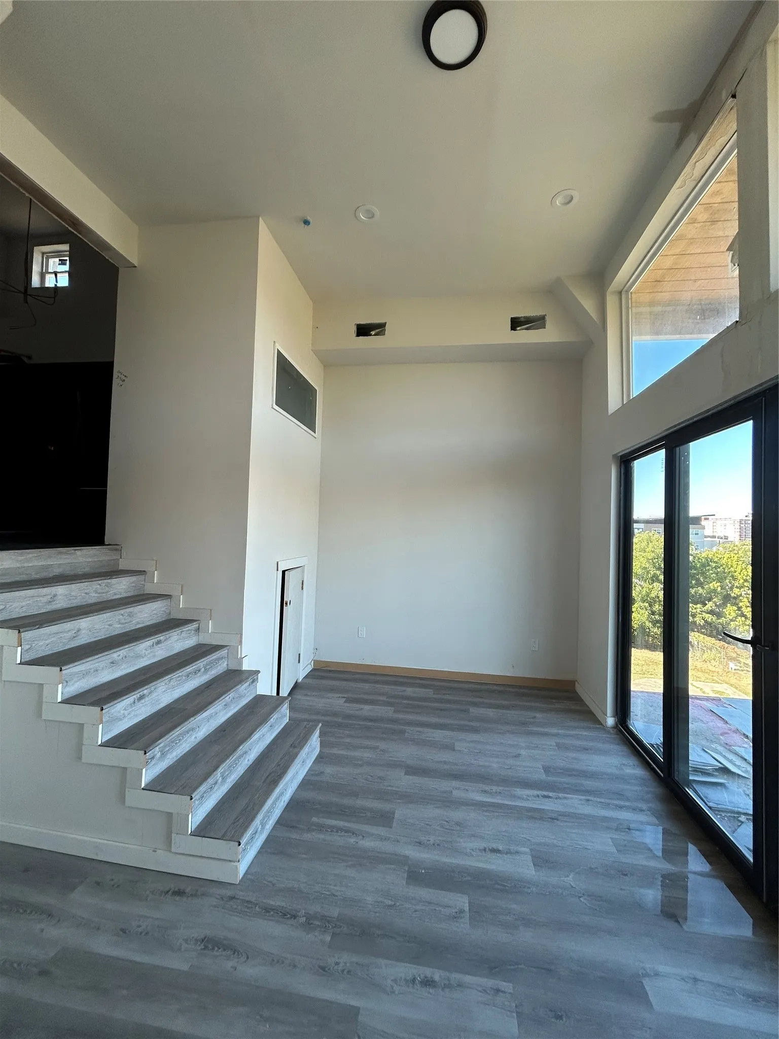 Single Family Residence For Sale in Dallas County , 1401 Seegar Street, Dallas, Texas 75215, 5 Bedroom, 6 Bathroom, 2 Garage spaces, 4,293 Sqft, built in 2025, mls#21216039, Real Estate Agent in Dallas, Homes For Sale in Dallas county, Homes For Sale in Dallas, Realtor in Dallas Texas, Real Estate Brokerage Independent Realty Texas, Luminita Cordes Realtor