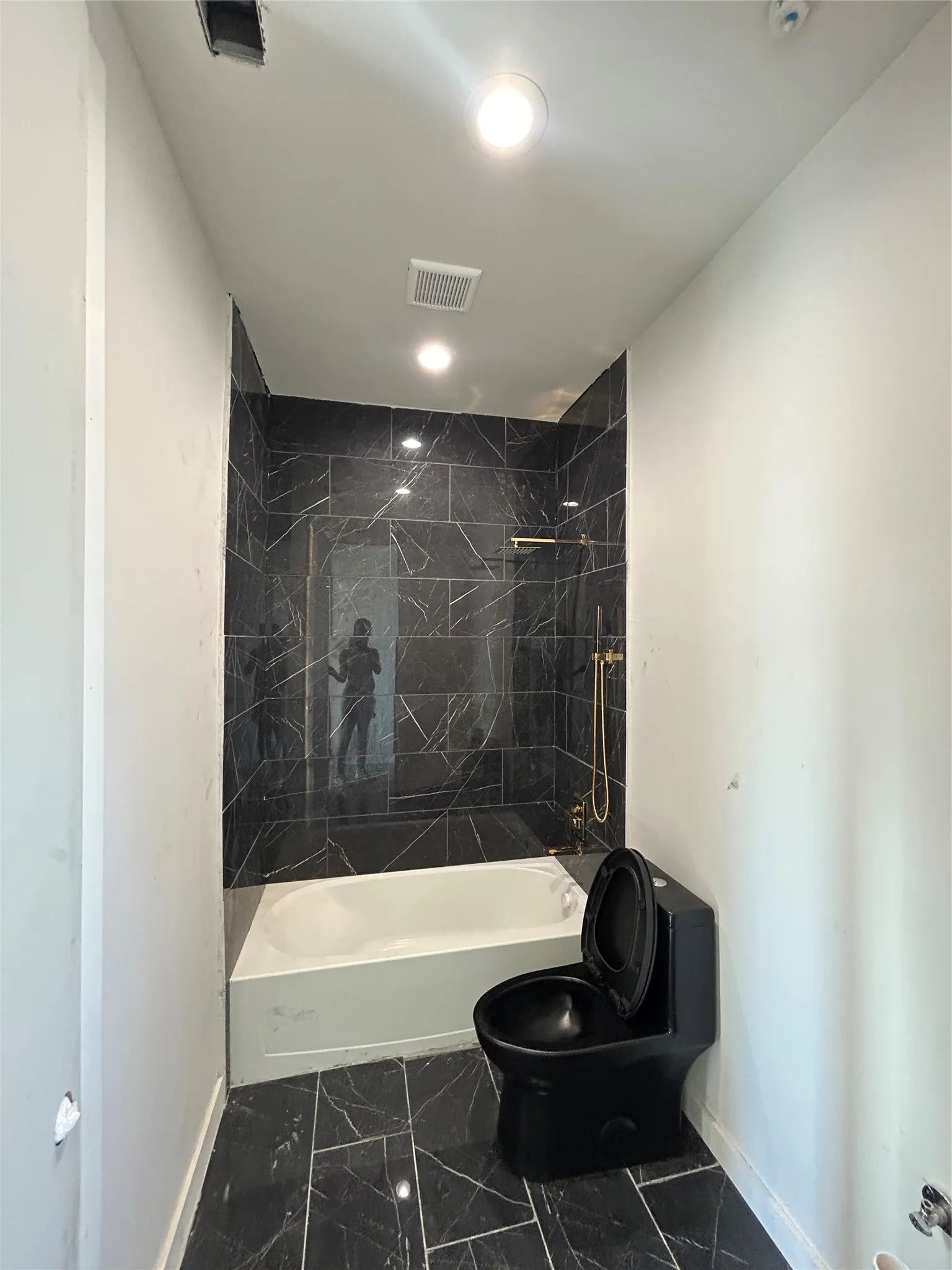 Single Family Residence For Sale in Dallas County , 1401 Seegar Street, Dallas, Texas 75215, 5 Bedroom, 6 Bathroom, 2 Garage spaces, 4,293 Sqft, built in 2025, mls#21216039, Real Estate Agent in Dallas, Homes For Sale in Dallas county, Homes For Sale in Dallas, Realtor in Dallas Texas, Real Estate Brokerage Independent Realty Texas, Luminita Cordes Realtor