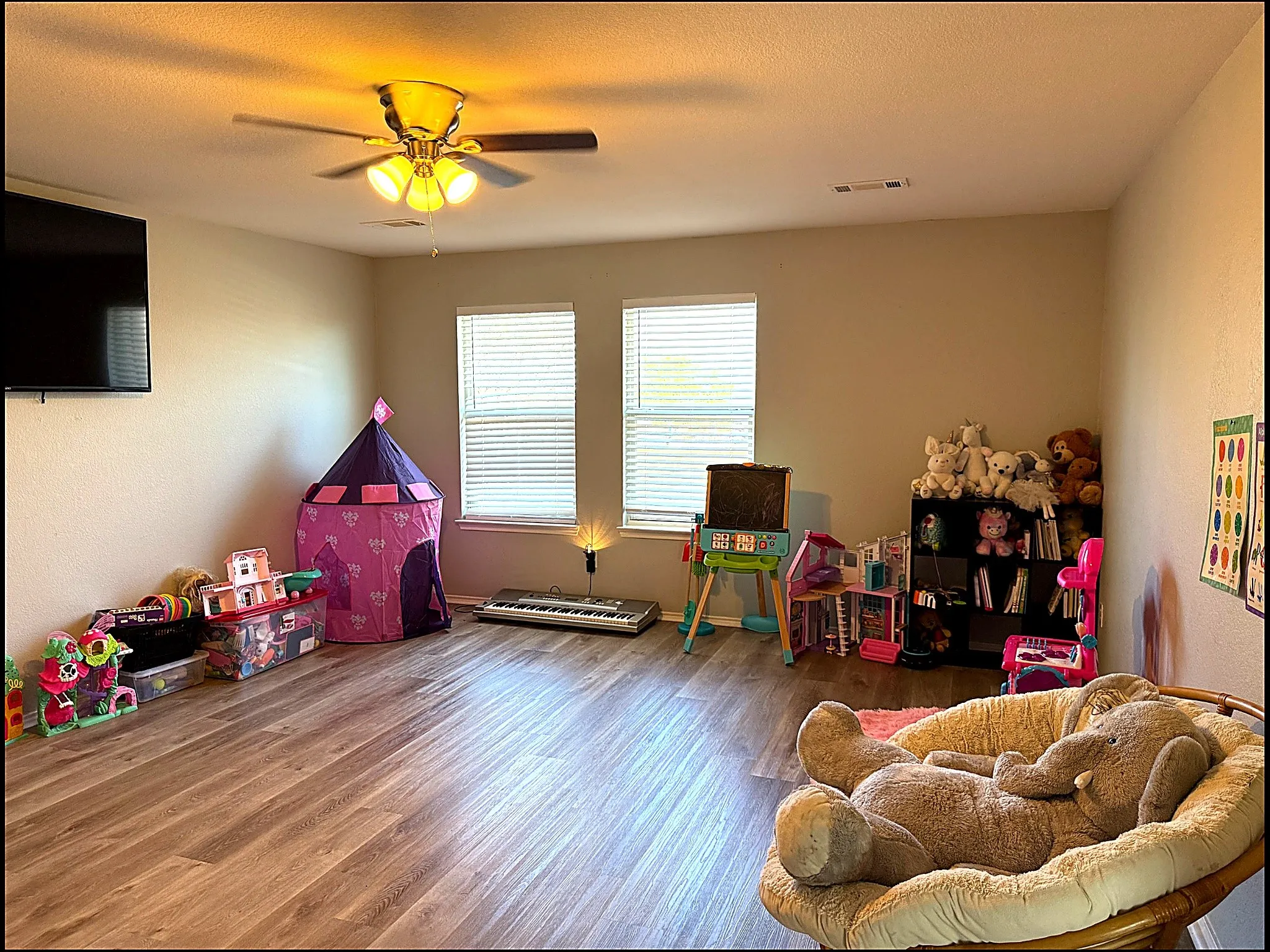 Single Family Residence For Sale in Rockwall County , 612 Tripp Trail, Royse City, Texas 75189, 4 Bedroom, 3 Bathroom, 2 Garage spaces, 2,835 Sqft, built in 2004, Preowned, Price $340,000, mls#21215837, Real Estate Agent in Royse City, Homes For Sale in Rockwall county, Homes For Sale in Royse City, Realtor in Royse City Texas, Real Estate Brokerage Independent Realty Texas, Luminita Cordes Realtor