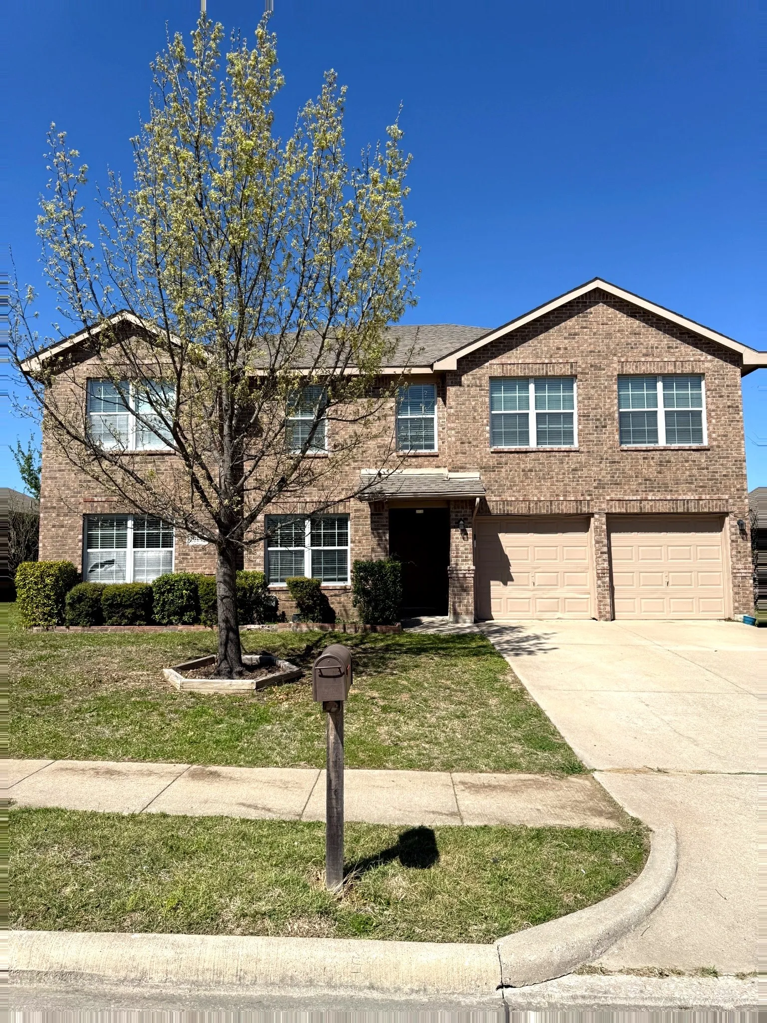 Single Family Residence For Sale in Rockwall County , 612 Tripp Trail, Royse City, Texas 75189, 4 Bedroom, 3 Bathroom, 2 Garage spaces, 2,835 Sqft, built in 2004, Preowned, Price $340,000, mls#21215837, Real Estate Agent in Royse City, Homes For Sale in Rockwall county, Homes For Sale in Royse City, Realtor in Royse City Texas, Real Estate Brokerage Independent Realty Texas, Luminita Cordes Realtor