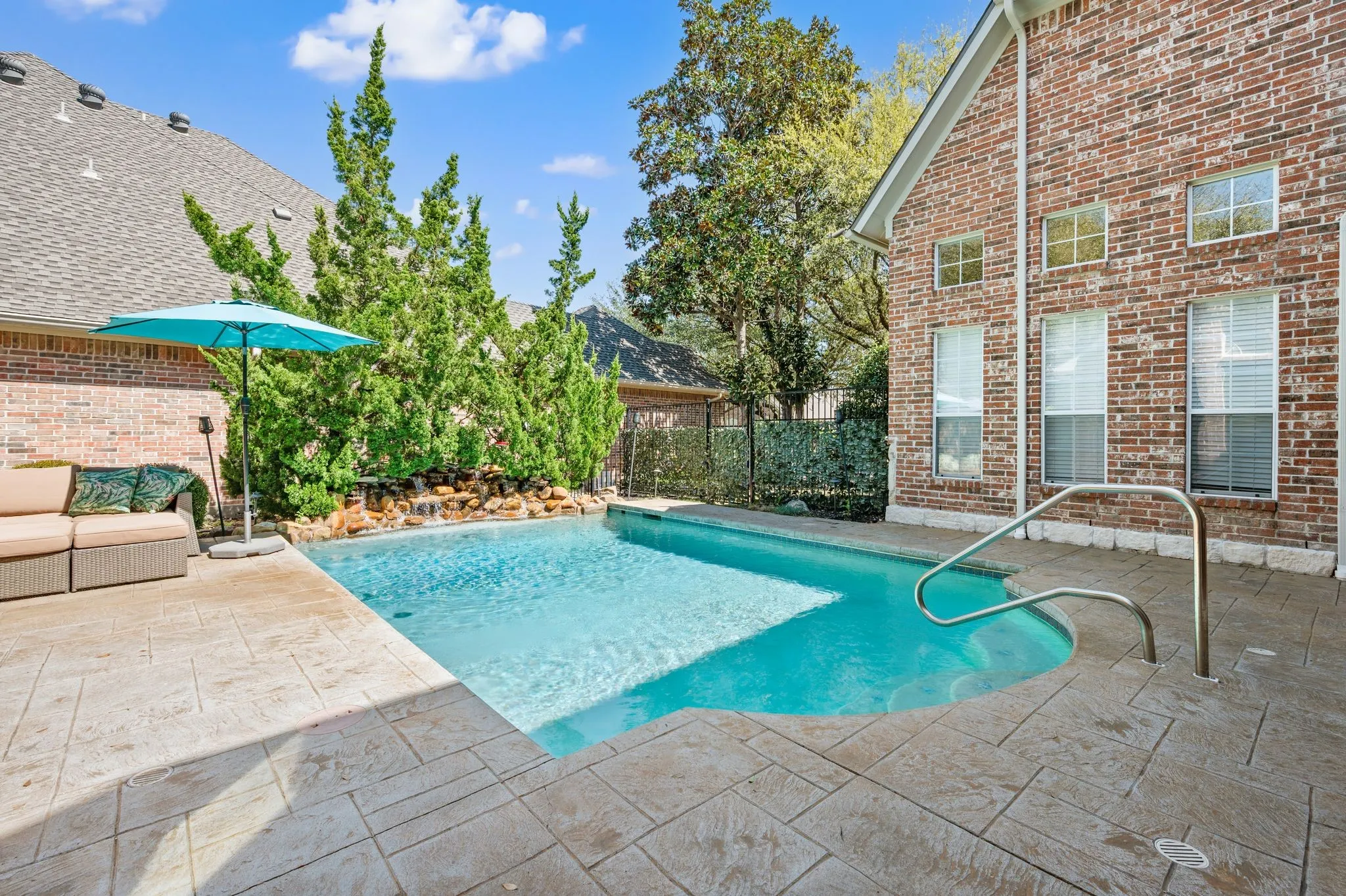 Single Family Residence For Sale in Tarrant County , 1408 Kensington Court, Southlake, Texas 76092, 4 Bedroom, 4 Bathroom, 3 Garage spaces, 3,253 Sqft, built in 1998, mls#21216075, Real Estate Agent in Southlake, Homes For Sale in Tarrant county, Homes For Sale in Southlake, Realtor in Southlake Texas, Real Estate Brokerage Independent Realty Texas, Luminita Cordes Realtor