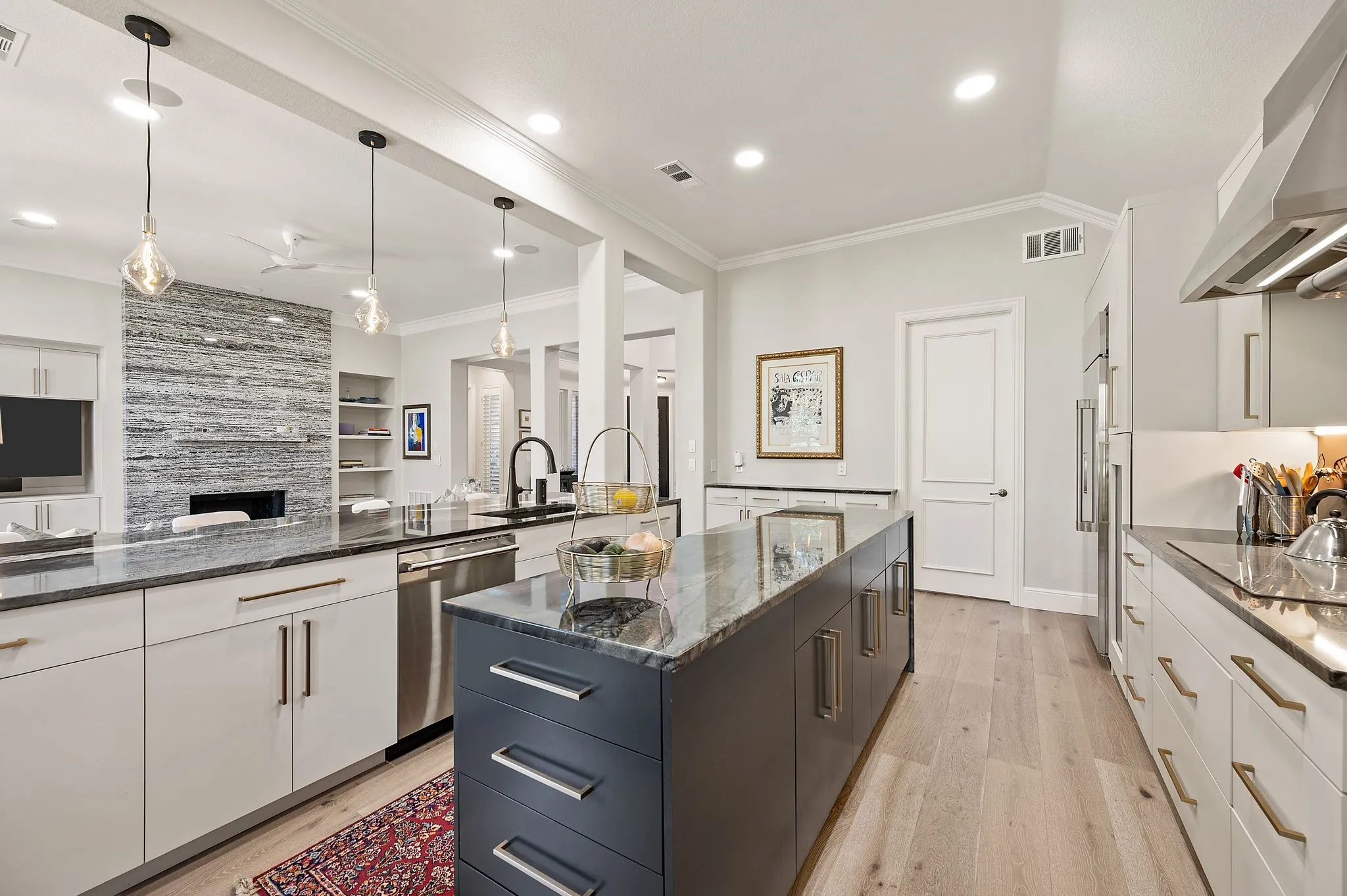Single Family Residence For Sale in Tarrant County , 1408 Kensington Court, Southlake, Texas 76092, 4 Bedroom, 4 Bathroom, 3 Garage spaces, 3,253 Sqft, built in 1998, mls#21216075, Real Estate Agent in Southlake, Homes For Sale in Tarrant county, Homes For Sale in Southlake, Realtor in Southlake Texas, Real Estate Brokerage Independent Realty Texas, Luminita Cordes Realtor