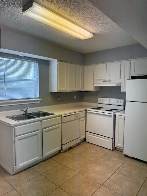 Quadruplex For Rent in Dallas County , 2822 Wimbledon Court C, Garland, Texas 75041, 2 Bedroom, 2 Bathroom, Garage spaces, 1,040 Sqft, built in 1984, mls#21216166, Real Estate Agent in Garland, Homes For Rent in Dallas county, Homes For Rent in Garland, Realtor in Garland Texas, Real Estate Brokerage Independent Realty Texas, Luminita Cordes Realtor