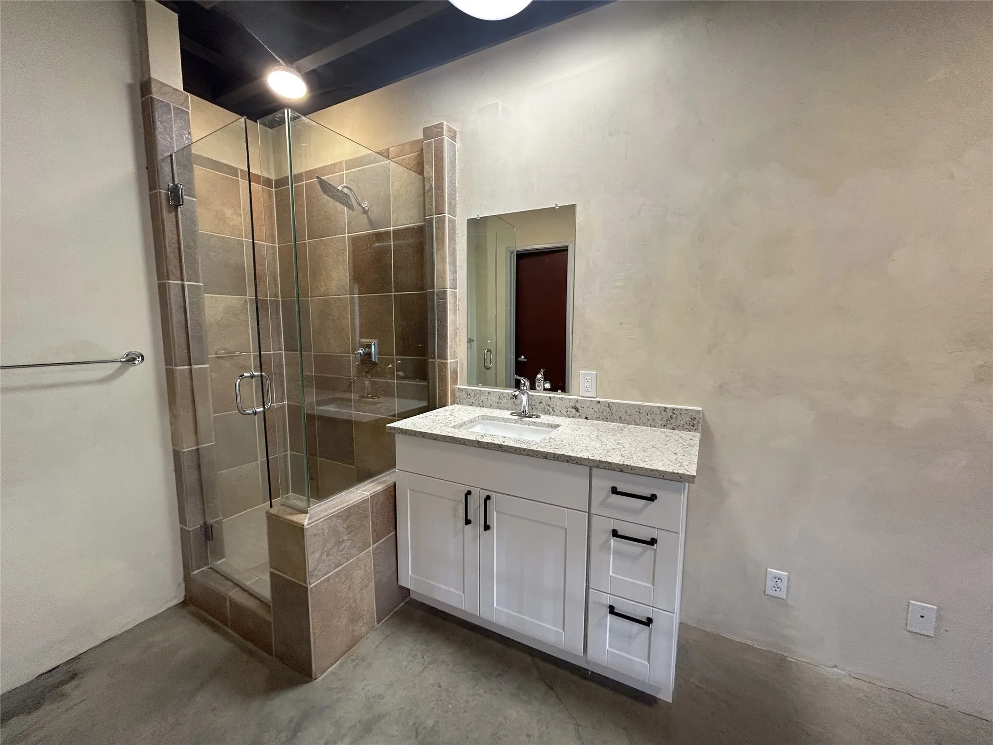 Condominium For Sale in Tarrant County , 829 W Daggett Avenue H, Fort Worth, Texas 76104, 2 Bedroom, 3 Bathroom, 2 Garage spaces, 1,951 Sqft, built in 2003, Preowned, mls#21216123, Real Estate Agent in Fort Worth, Homes For Sale in Tarrant county, Homes For Sale in Fort Worth, Realtor in Fort Worth Texas, Real Estate Brokerage Independent Realty Texas, Luminita Cordes Realtor
