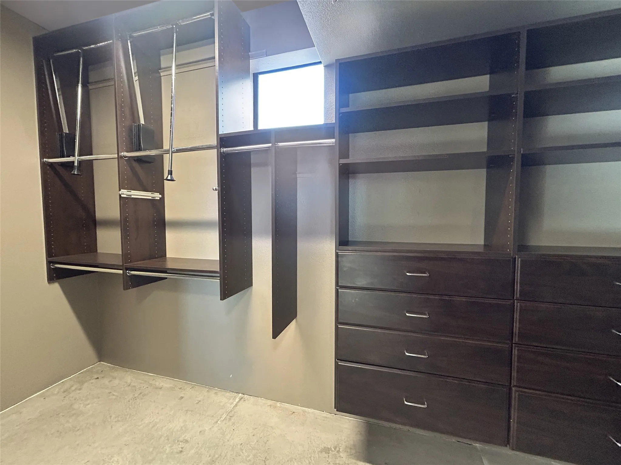 Condominium For Sale in Tarrant County , 829 W Daggett Avenue H, Fort Worth, Texas 76104, 2 Bedroom, 3 Bathroom, 2 Garage spaces, 1,951 Sqft, built in 2003, Preowned, mls#21216123, Real Estate Agent in Fort Worth, Homes For Sale in Tarrant county, Homes For Sale in Fort Worth, Realtor in Fort Worth Texas, Real Estate Brokerage Independent Realty Texas, Luminita Cordes Realtor