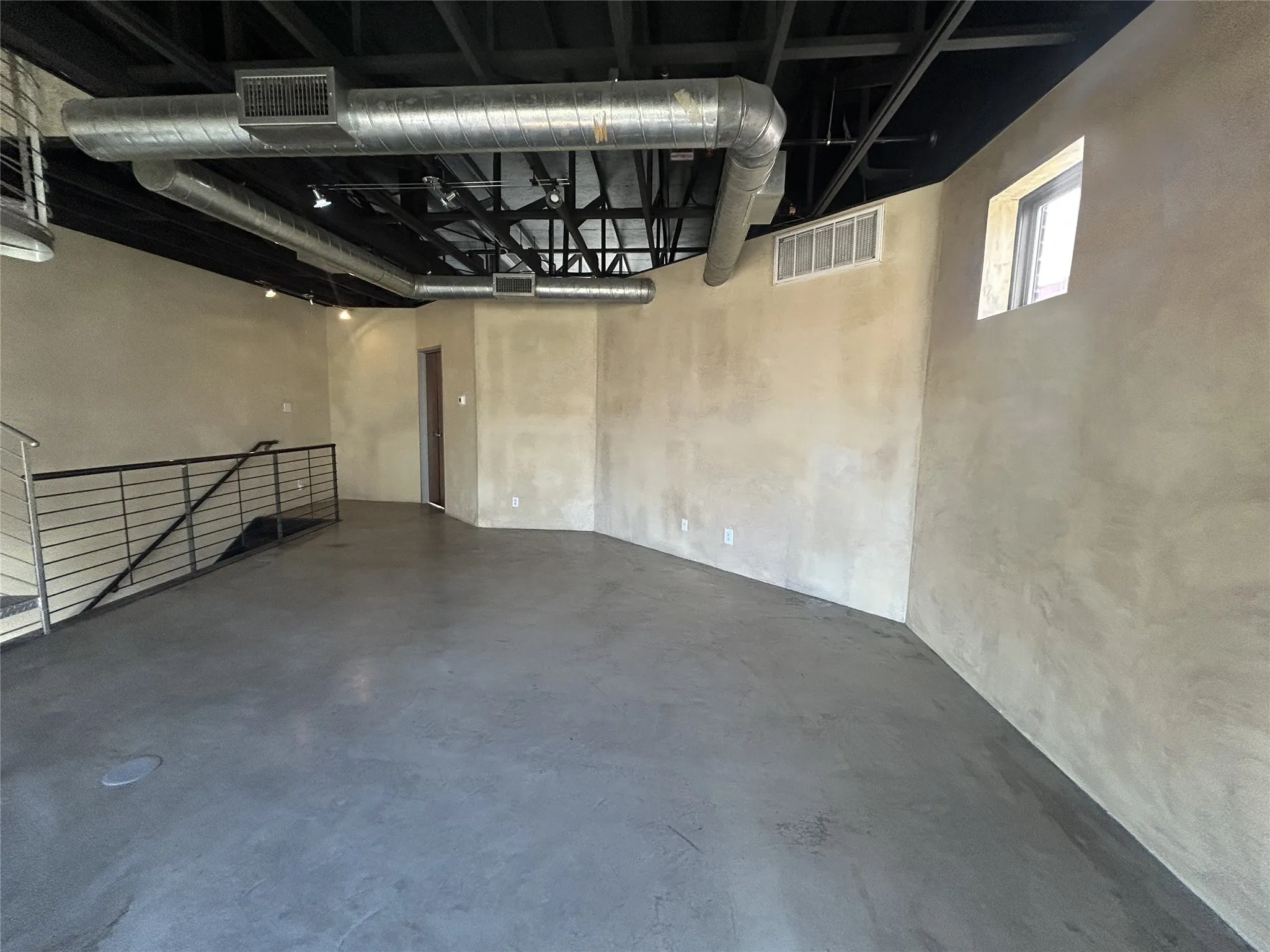 Condominium For Sale in Tarrant County , 829 W Daggett Avenue H, Fort Worth, Texas 76104, 2 Bedroom, 3 Bathroom, 2 Garage spaces, 1,951 Sqft, built in 2003, Preowned, mls#21216123, Real Estate Agent in Fort Worth, Homes For Sale in Tarrant county, Homes For Sale in Fort Worth, Realtor in Fort Worth Texas, Real Estate Brokerage Independent Realty Texas, Luminita Cordes Realtor