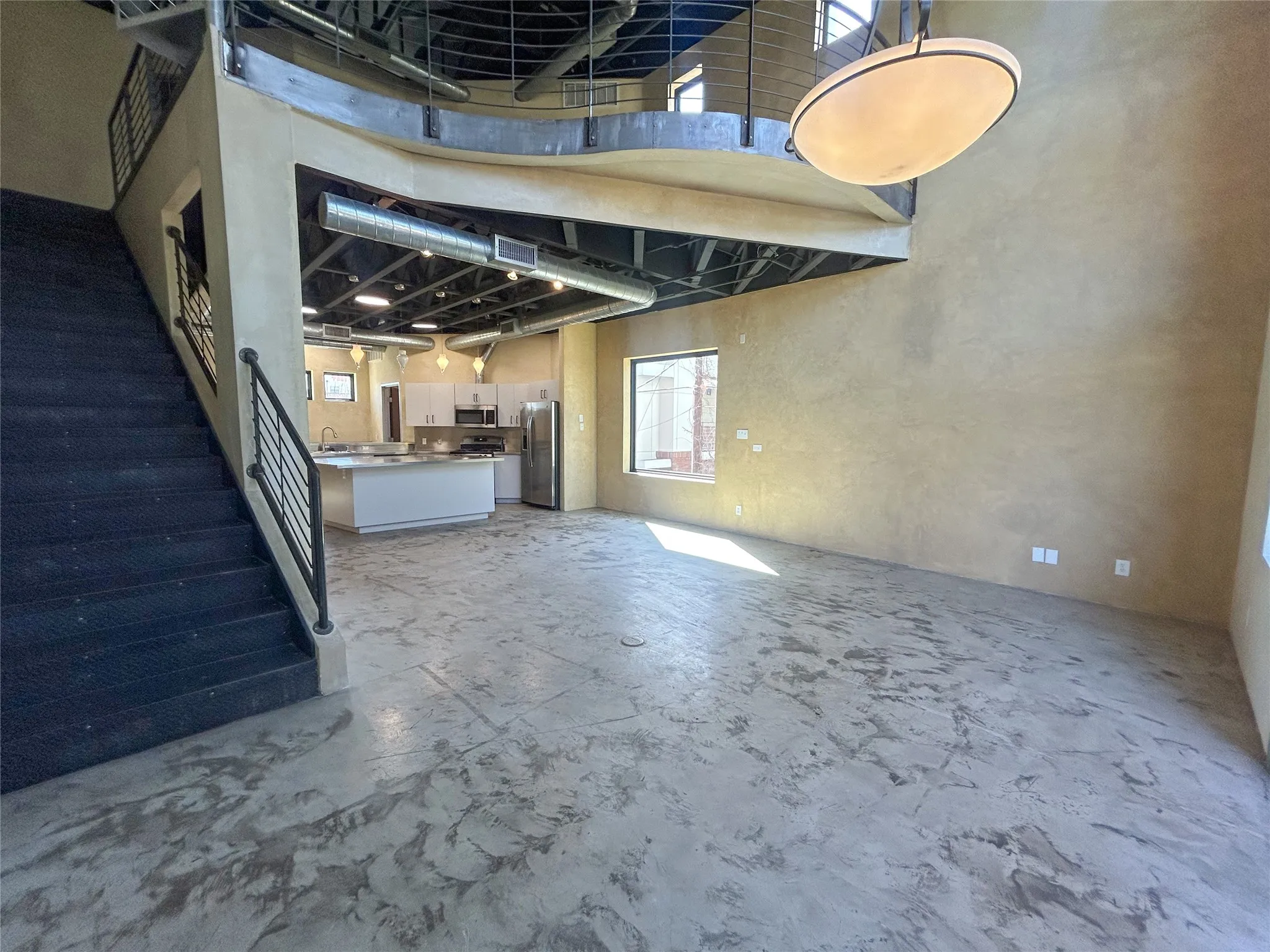 Condominium For Sale in Tarrant County , 829 W Daggett Avenue H, Fort Worth, Texas 76104, 2 Bedroom, 3 Bathroom, 2 Garage spaces, 1,951 Sqft, built in 2003, Preowned, mls#21216123, Real Estate Agent in Fort Worth, Homes For Sale in Tarrant county, Homes For Sale in Fort Worth, Realtor in Fort Worth Texas, Real Estate Brokerage Independent Realty Texas, Luminita Cordes Realtor