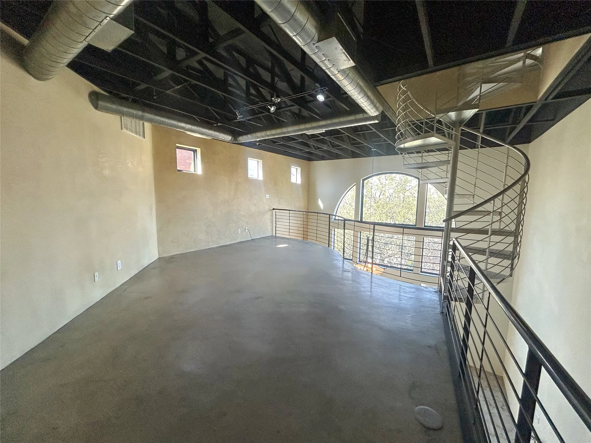 Condominium For Sale in Tarrant County , 829 W Daggett Avenue H, Fort Worth, Texas 76104, 2 Bedroom, 3 Bathroom, 2 Garage spaces, 1,951 Sqft, built in 2003, Preowned, mls#21216123, Real Estate Agent in Fort Worth, Homes For Sale in Tarrant county, Homes For Sale in Fort Worth, Realtor in Fort Worth Texas, Real Estate Brokerage Independent Realty Texas, Luminita Cordes Realtor