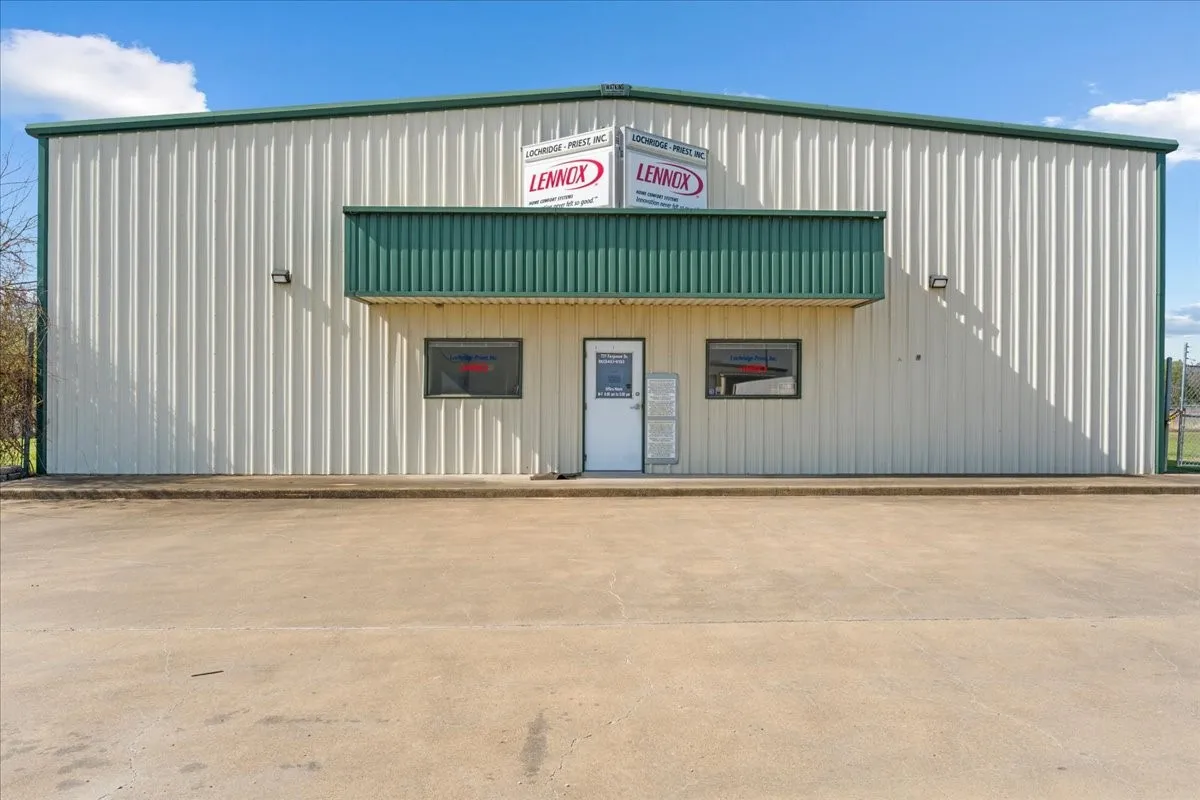 Industrial For Sale in Navarro County , 731 Ferguson Drive, Corsicana, Texas 75110, 0, 0, Garage spaces, 0 Sqft, built in 2002, Preowned, mls#21213169, Real Estate Agent in Corsicana, Homes For Sale in Navarro county, Homes For Sale in Corsicana, Realtor in Corsicana Texas, Real Estate Brokerage Independent Realty Texas, Luminita Cordes Realtor
