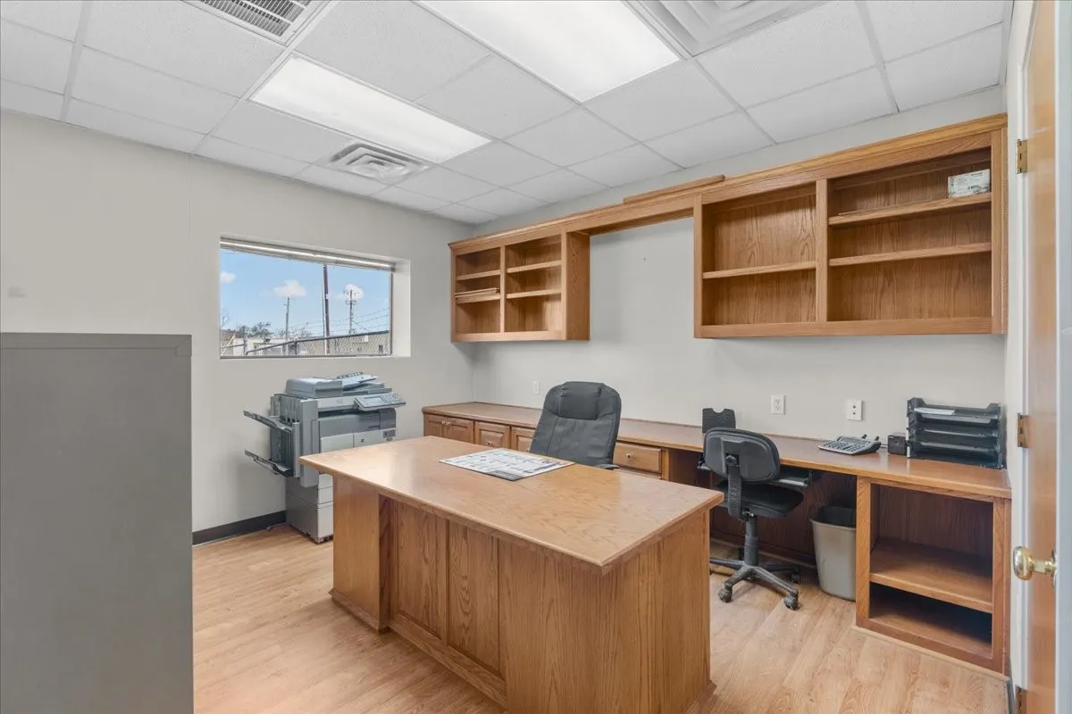 Industrial For Sale in Navarro County , 731 Ferguson Drive, Corsicana, Texas 75110, 0, 0, Garage spaces, 0 Sqft, built in 2002, Preowned, mls#21213169, Real Estate Agent in Corsicana, Homes For Sale in Navarro county, Homes For Sale in Corsicana, Realtor in Corsicana Texas, Real Estate Brokerage Independent Realty Texas, Luminita Cordes Realtor