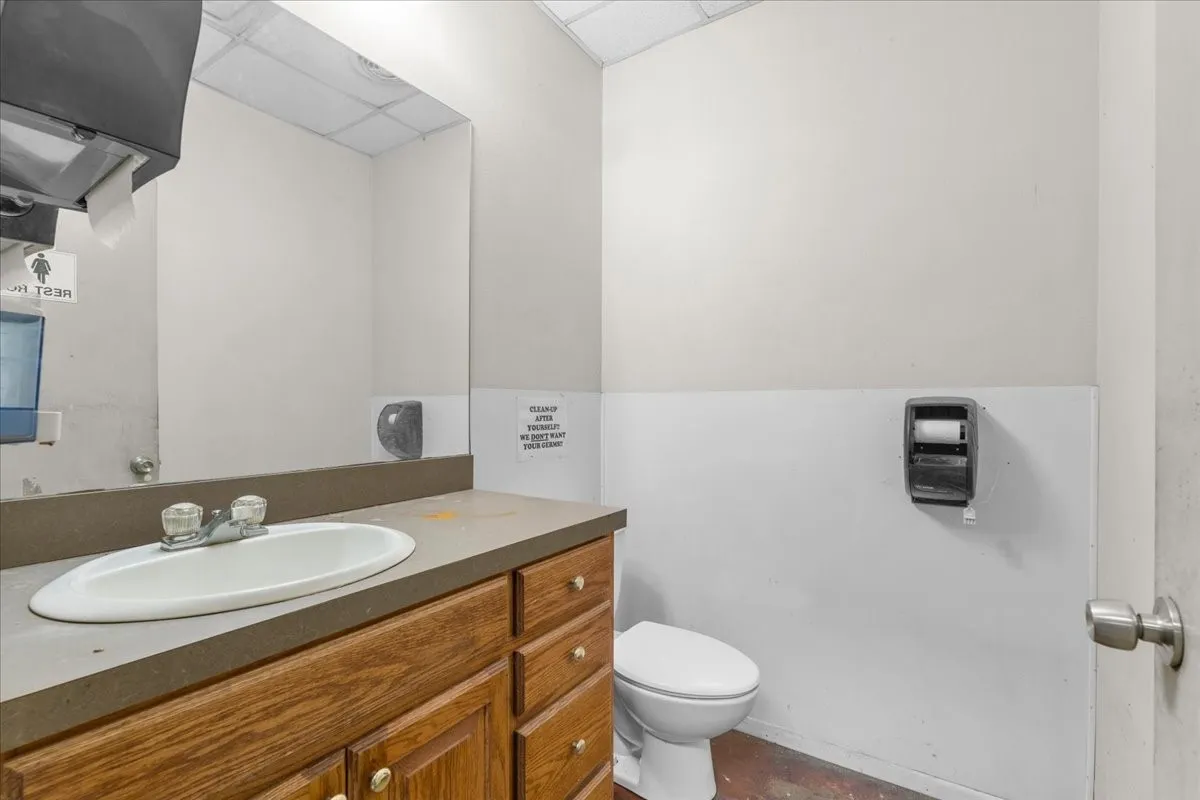 Industrial For Sale in Navarro County , 731 Ferguson Drive, Corsicana, Texas 75110, 0, 0, Garage spaces, 0 Sqft, built in 2002, Preowned, mls#21213169, Real Estate Agent in Corsicana, Homes For Sale in Navarro county, Homes For Sale in Corsicana, Realtor in Corsicana Texas, Real Estate Brokerage Independent Realty Texas, Luminita Cordes Realtor