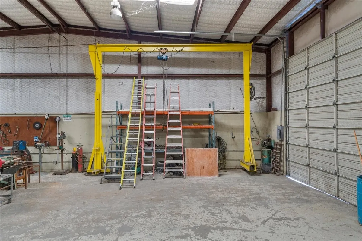 Industrial For Sale in Navarro County , 731 Ferguson Drive, Corsicana, Texas 75110, 0, 0, Garage spaces, 0 Sqft, built in 2002, Preowned, mls#21213169, Real Estate Agent in Corsicana, Homes For Sale in Navarro county, Homes For Sale in Corsicana, Realtor in Corsicana Texas, Real Estate Brokerage Independent Realty Texas, Luminita Cordes Realtor