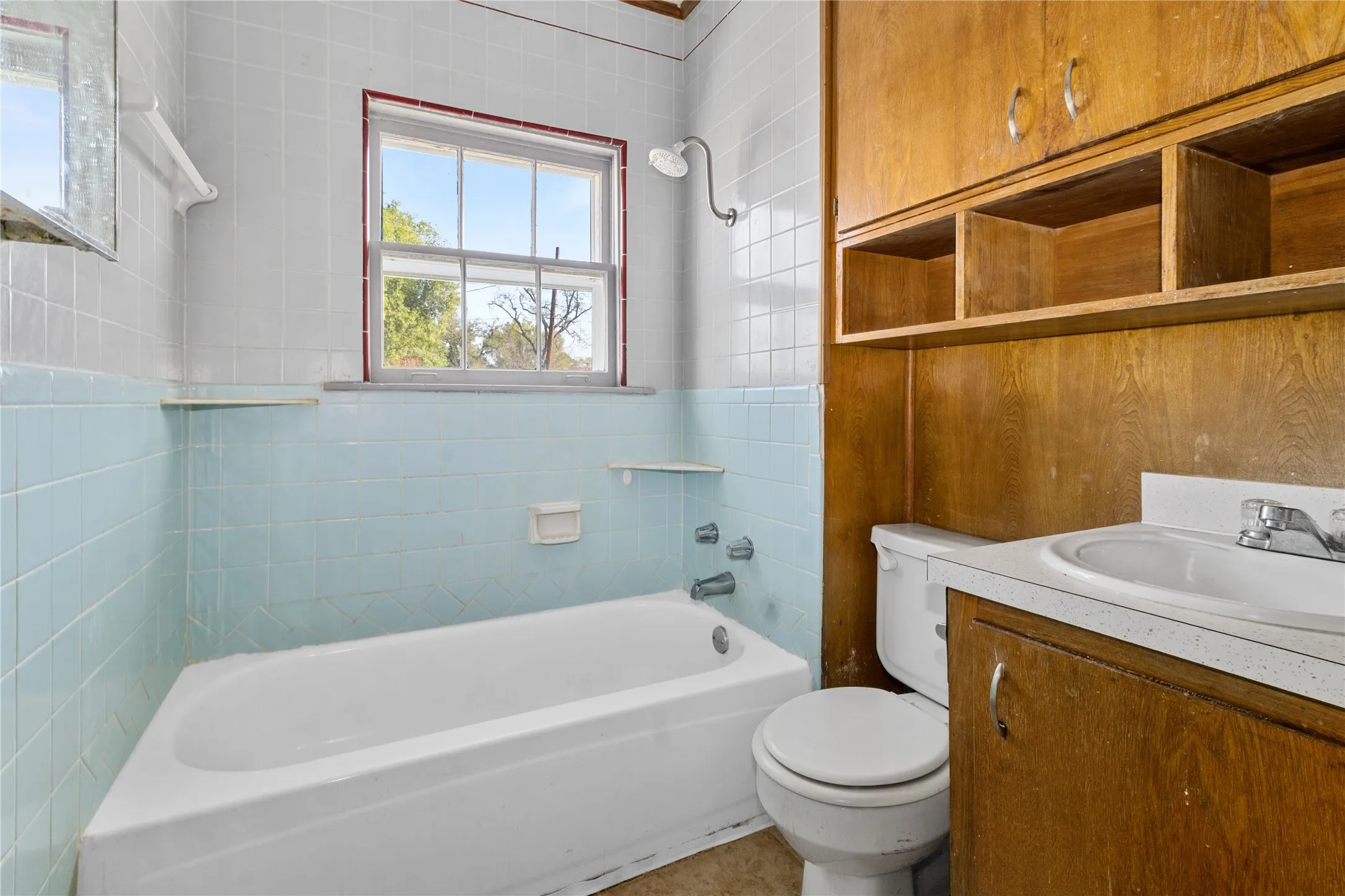 Apartment For Sale in Freestone County , 612 Poplar Street, Teague, Texas 75860, 3 Bedroom, 2 Bathroom, Garage spaces, 1,732 Sqft, built in 1965, mls#21216212, Real Estate Agent in Teague, Homes For Sale in Freestone county, Homes For Sale in Teague, Realtor in Teague Texas, Real Estate Brokerage Independent Realty Texas, Luminita Cordes Realtor