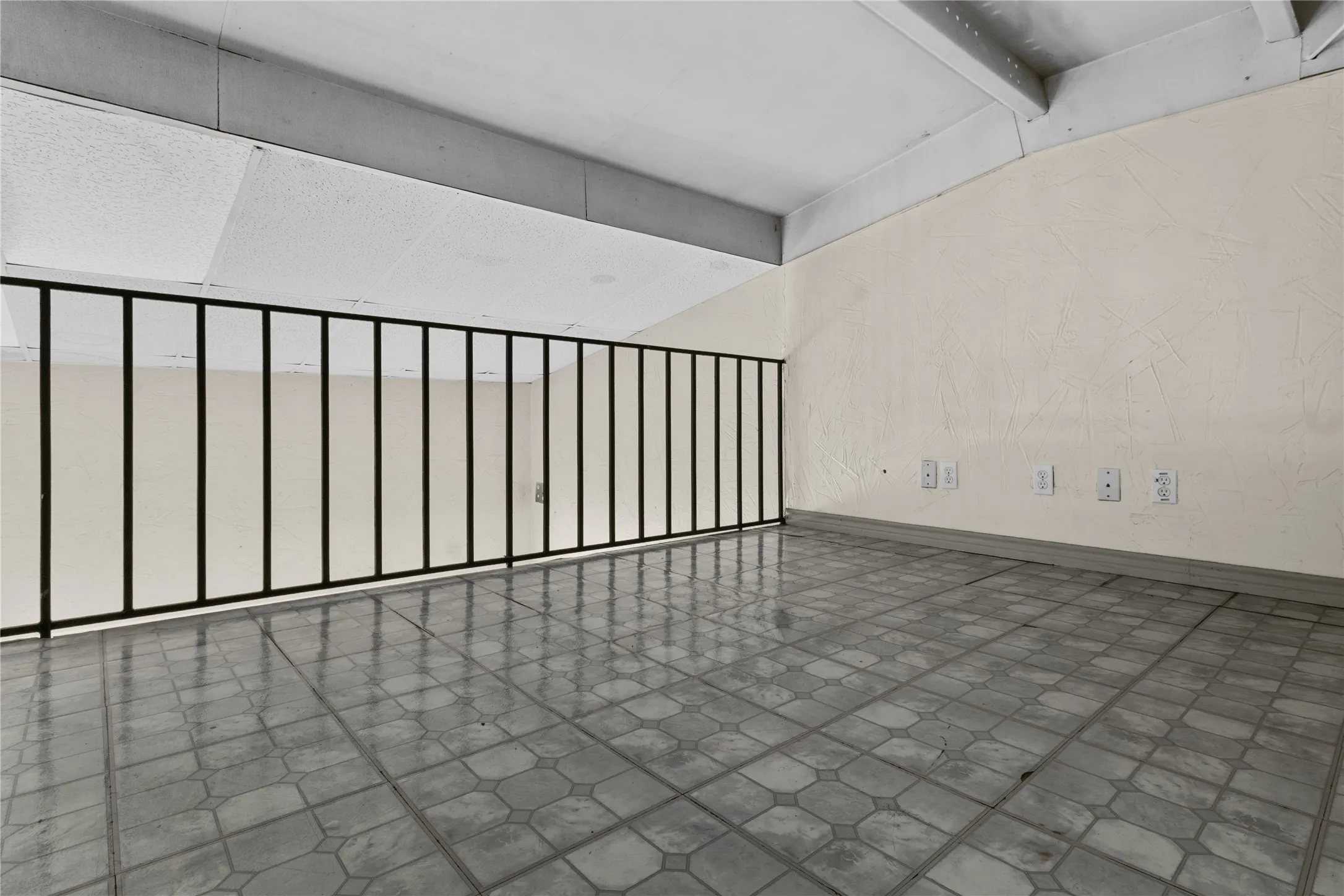 Apartment For Sale in Freestone County , 612 Poplar Street, Teague, Texas 75860, 3 Bedroom, 2 Bathroom, Garage spaces, 1,732 Sqft, built in 1965, mls#21216212, Real Estate Agent in Teague, Homes For Sale in Freestone county, Homes For Sale in Teague, Realtor in Teague Texas, Real Estate Brokerage Independent Realty Texas, Luminita Cordes Realtor