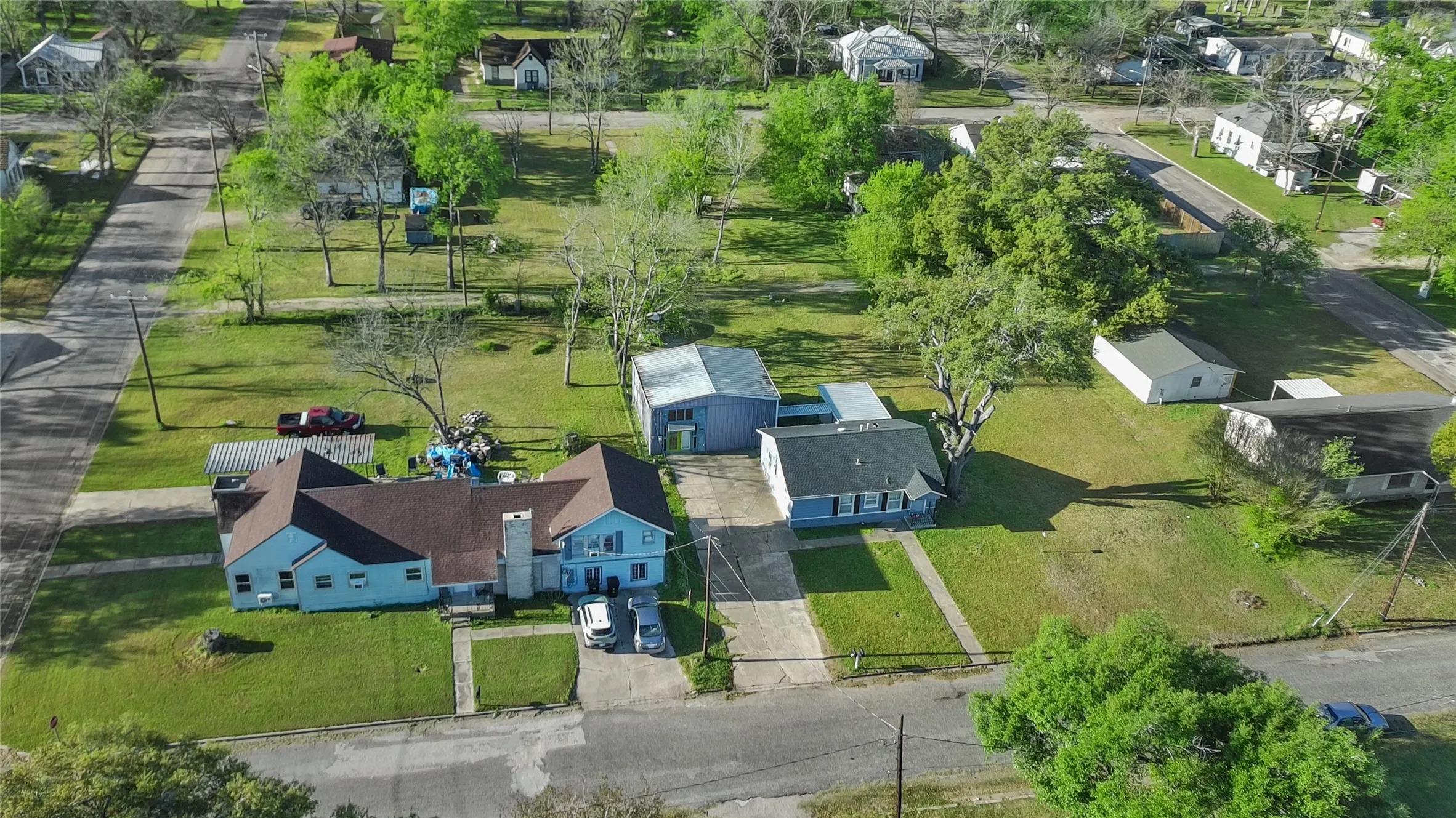 Apartment For Sale in Freestone County , 612 Poplar Street, Teague, Texas 75860, 3 Bedroom, 2 Bathroom, Garage spaces, 1,732 Sqft, built in 1965, mls#21216212, Real Estate Agent in Teague, Homes For Sale in Freestone county, Homes For Sale in Teague, Realtor in Teague Texas, Real Estate Brokerage Independent Realty Texas, Luminita Cordes Realtor