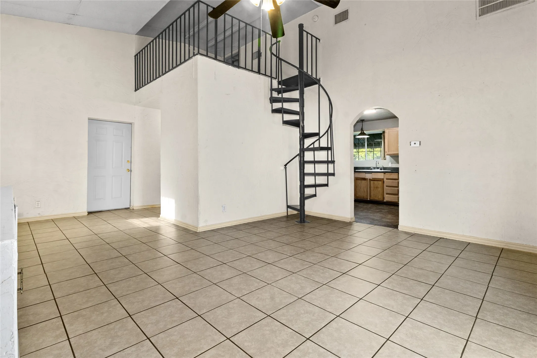 Apartment For Sale in Freestone County , 612 Poplar Street, Teague, Texas 75860, 3 Bedroom, 2 Bathroom, Garage spaces, 1,732 Sqft, built in 1965, mls#21216212, Real Estate Agent in Teague, Homes For Sale in Freestone county, Homes For Sale in Teague, Realtor in Teague Texas, Real Estate Brokerage Independent Realty Texas, Luminita Cordes Realtor