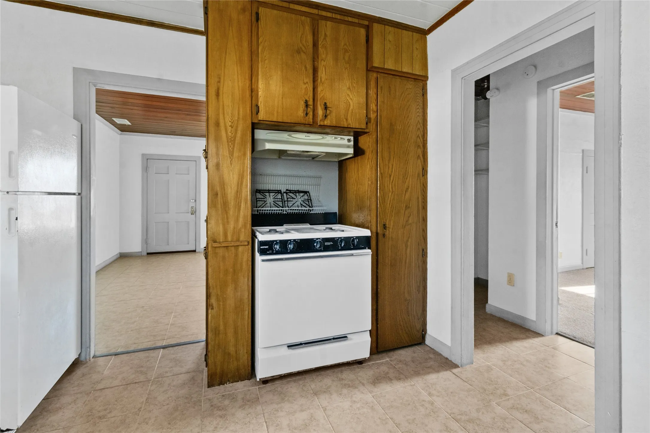 Apartment For Sale in Freestone County , 612 Poplar Street, Teague, Texas 75860, 3 Bedroom, 2 Bathroom, Garage spaces, 1,732 Sqft, built in 1965, mls#21216212, Real Estate Agent in Teague, Homes For Sale in Freestone county, Homes For Sale in Teague, Realtor in Teague Texas, Real Estate Brokerage Independent Realty Texas, Luminita Cordes Realtor