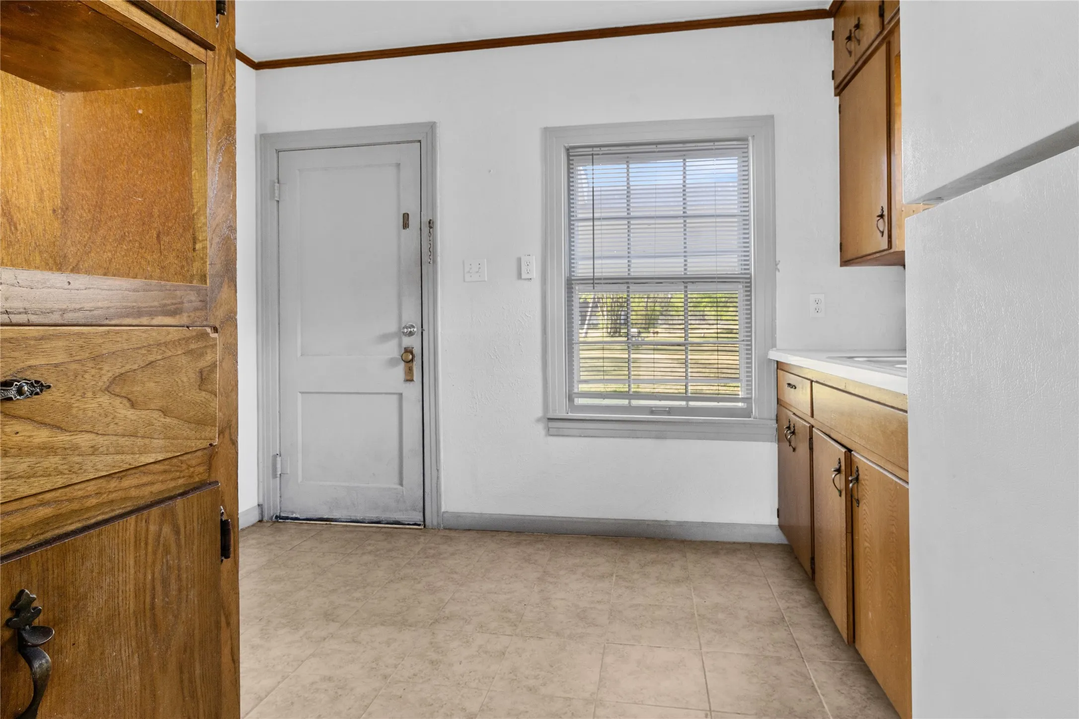 Apartment For Sale in Freestone County , 612 Poplar Street, Teague, Texas 75860, 3 Bedroom, 2 Bathroom, Garage spaces, 1,732 Sqft, built in 1965, mls#21216212, Real Estate Agent in Teague, Homes For Sale in Freestone county, Homes For Sale in Teague, Realtor in Teague Texas, Real Estate Brokerage Independent Realty Texas, Luminita Cordes Realtor