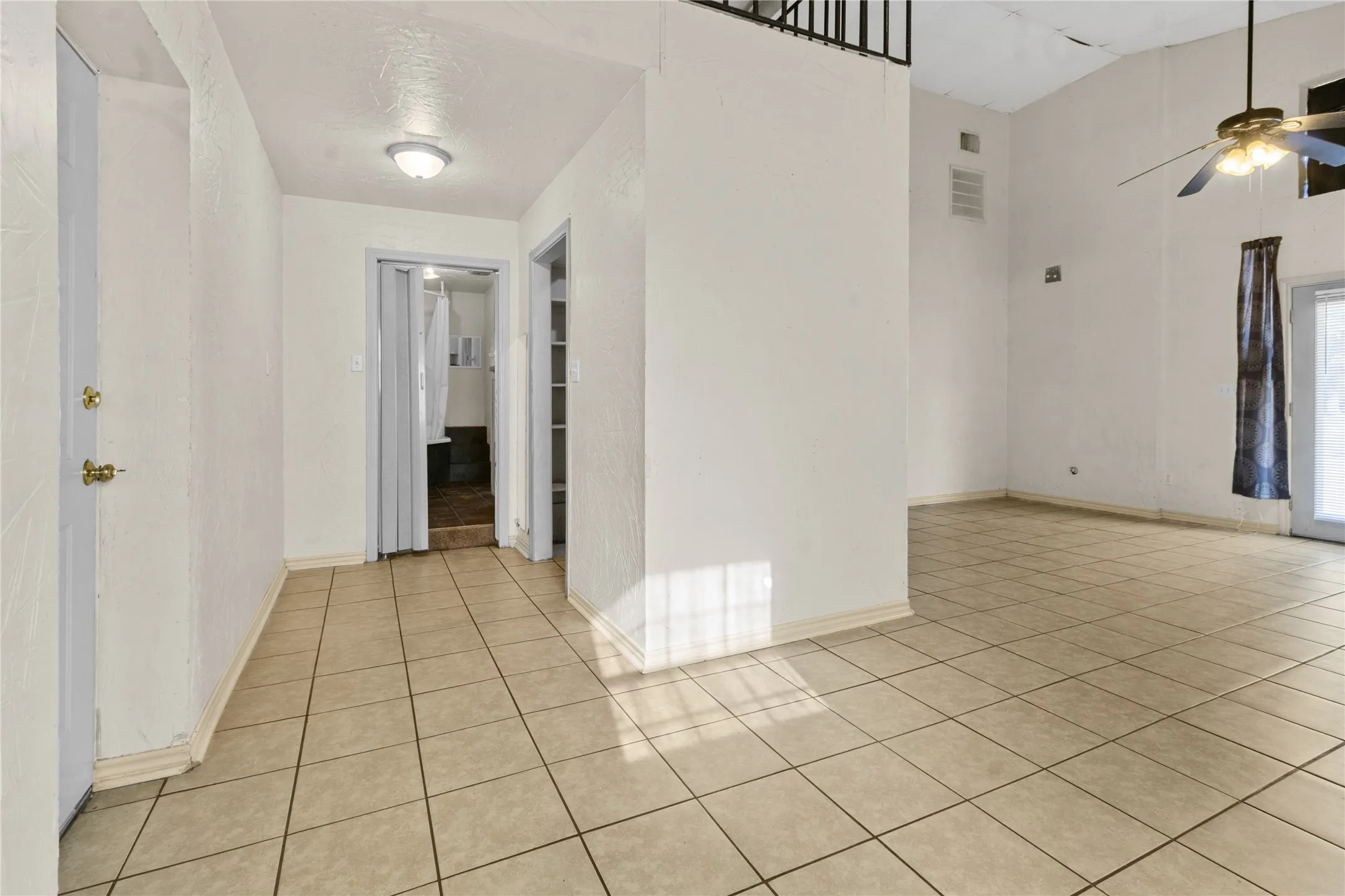 Apartment For Sale in Freestone County , 612 Poplar Street, Teague, Texas 75860, 3 Bedroom, 2 Bathroom, Garage spaces, 1,732 Sqft, built in 1965, mls#21216212, Real Estate Agent in Teague, Homes For Sale in Freestone county, Homes For Sale in Teague, Realtor in Teague Texas, Real Estate Brokerage Independent Realty Texas, Luminita Cordes Realtor